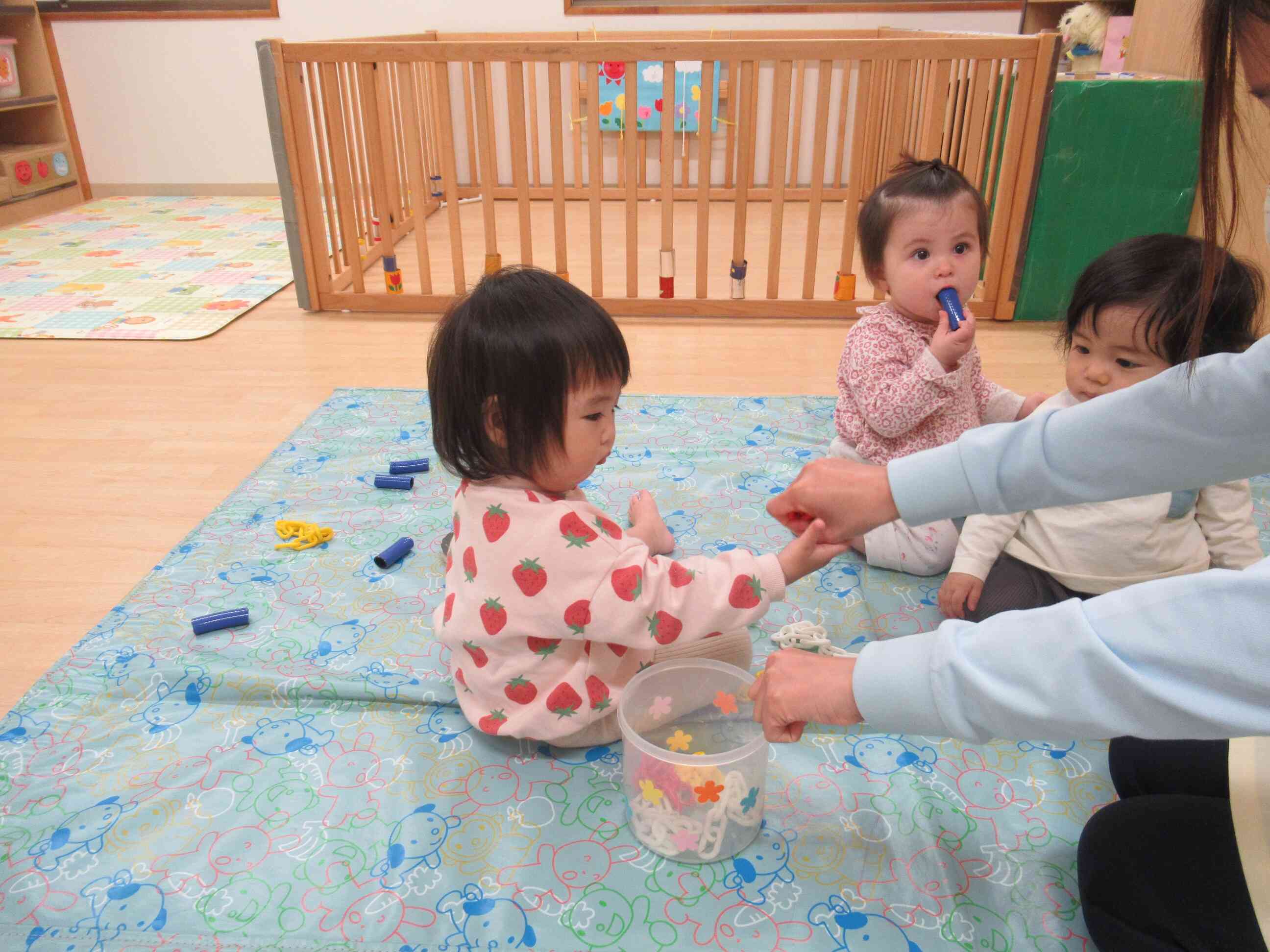 どーっちだ？！（０歳児　ひよこ組）