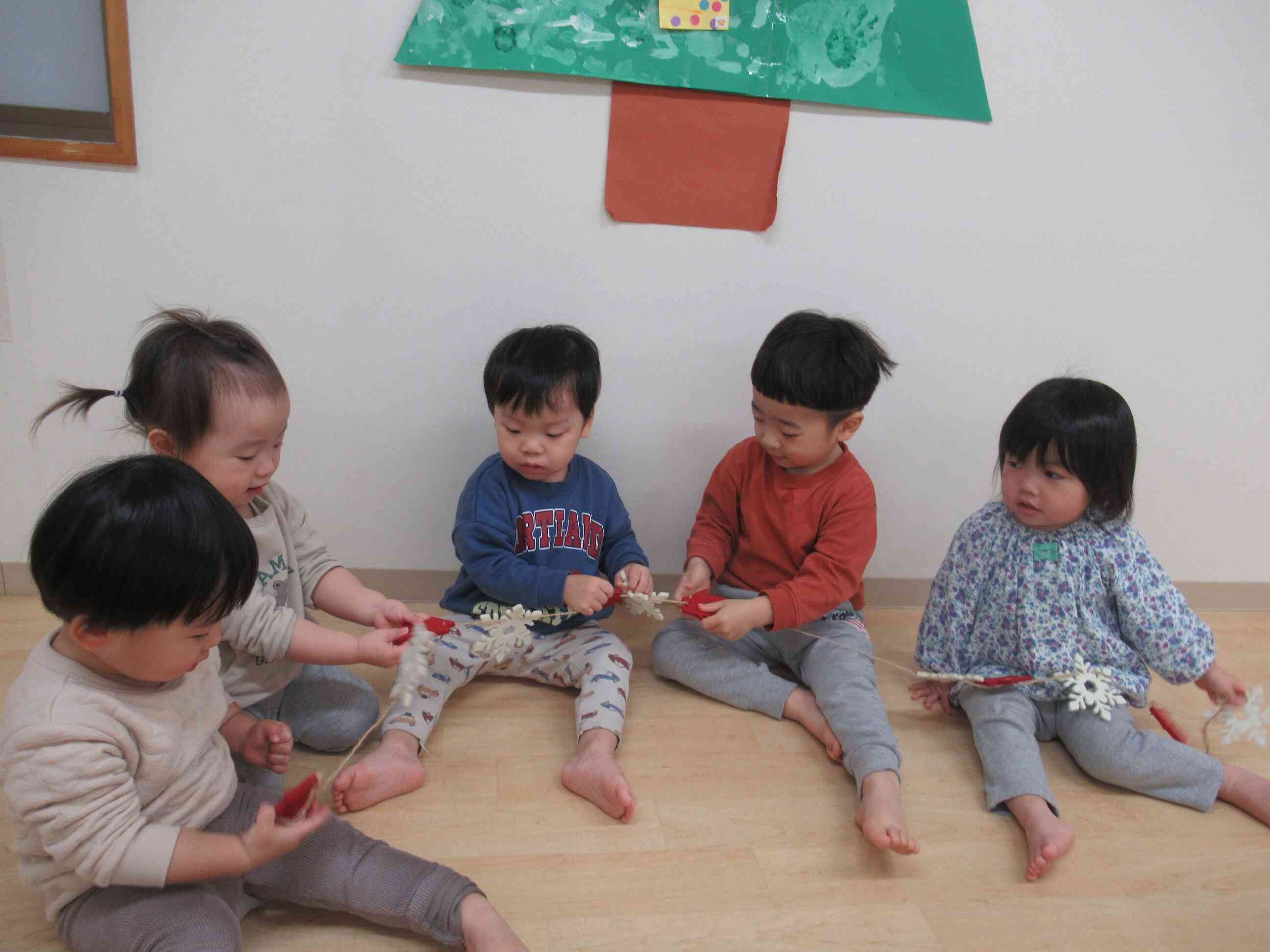 クリスマスツリーの飾りつけをしたよ