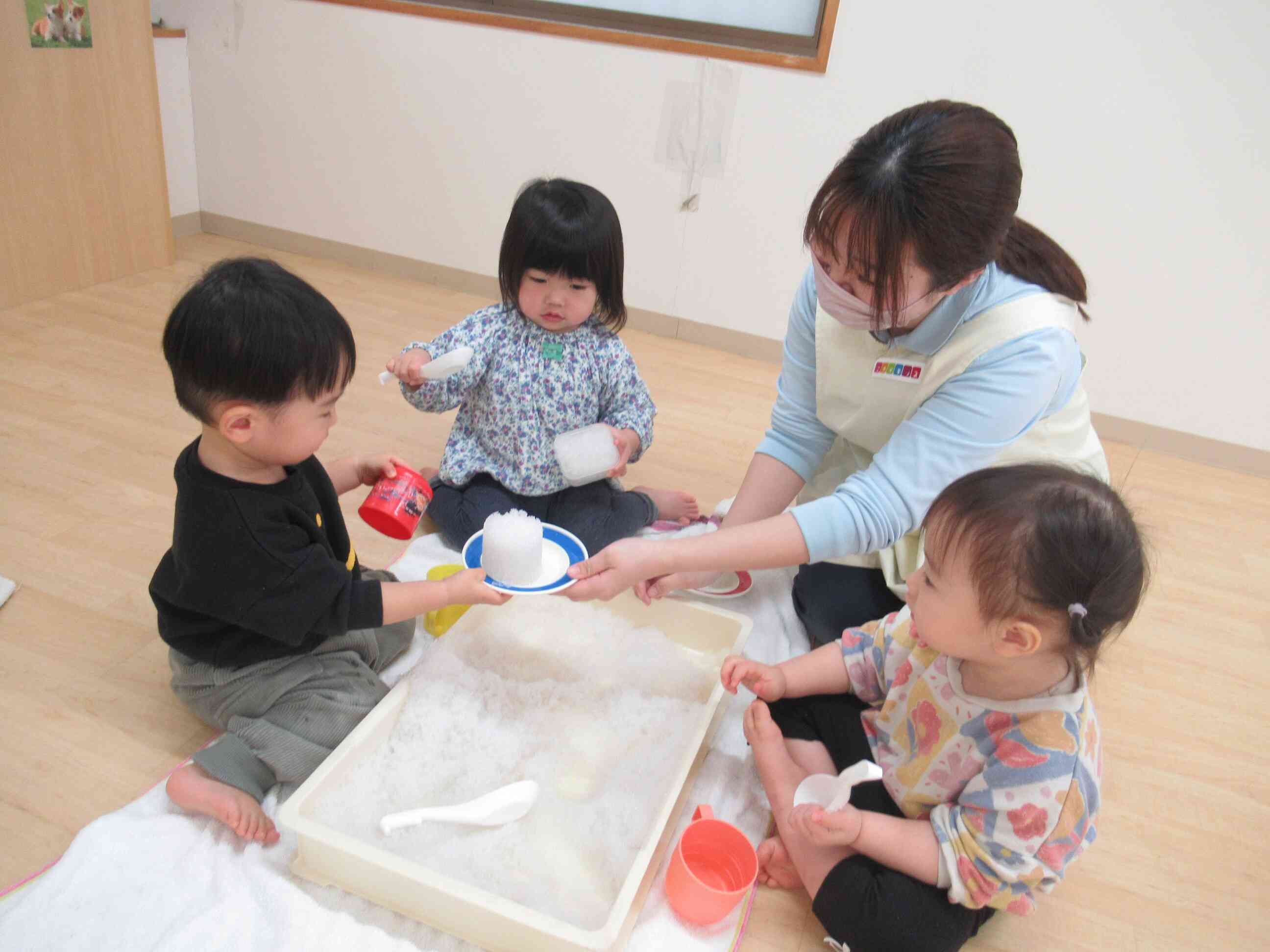～雪遊びの様子～