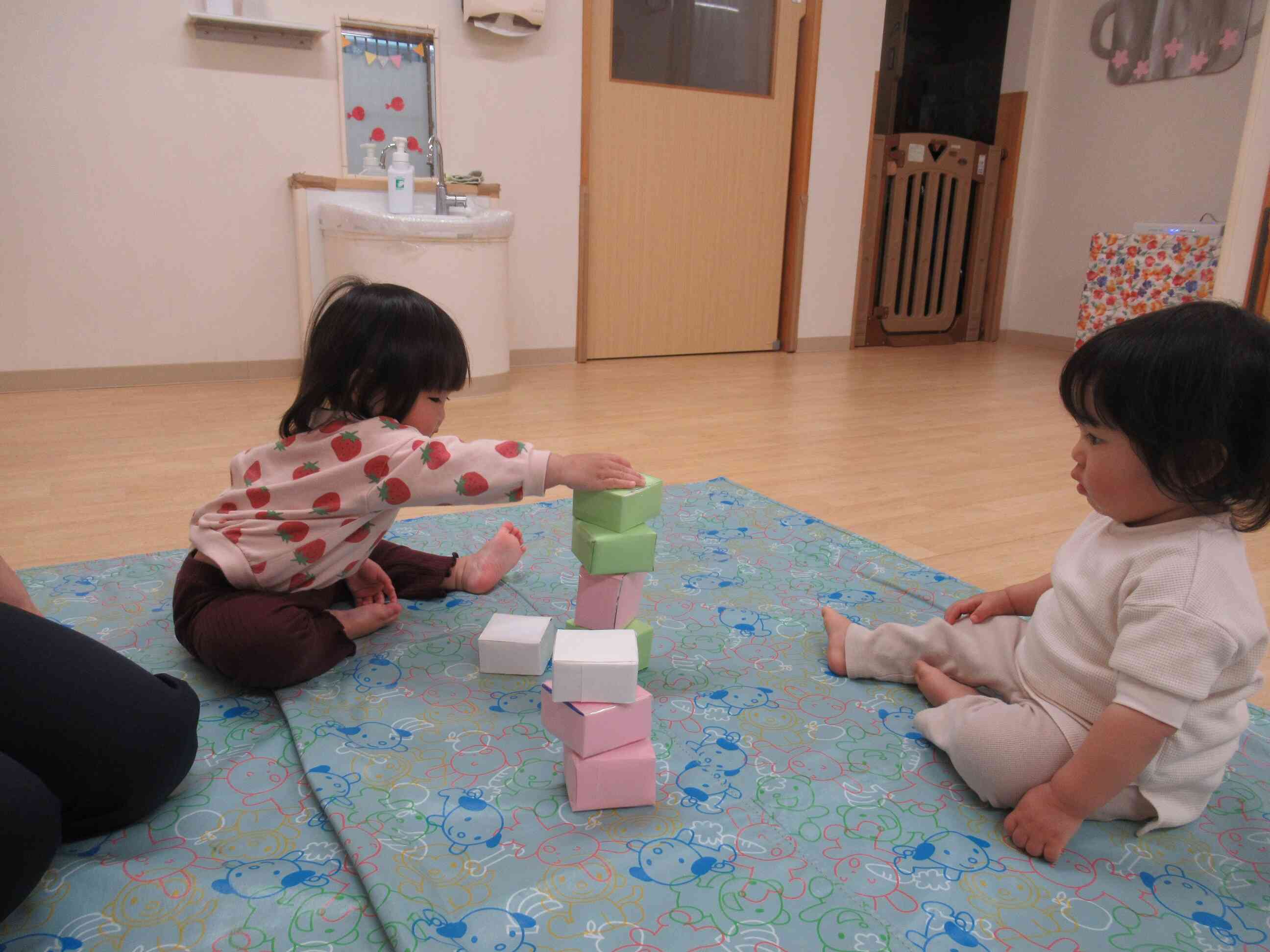 ひよこ組さんも遊んでみたよ