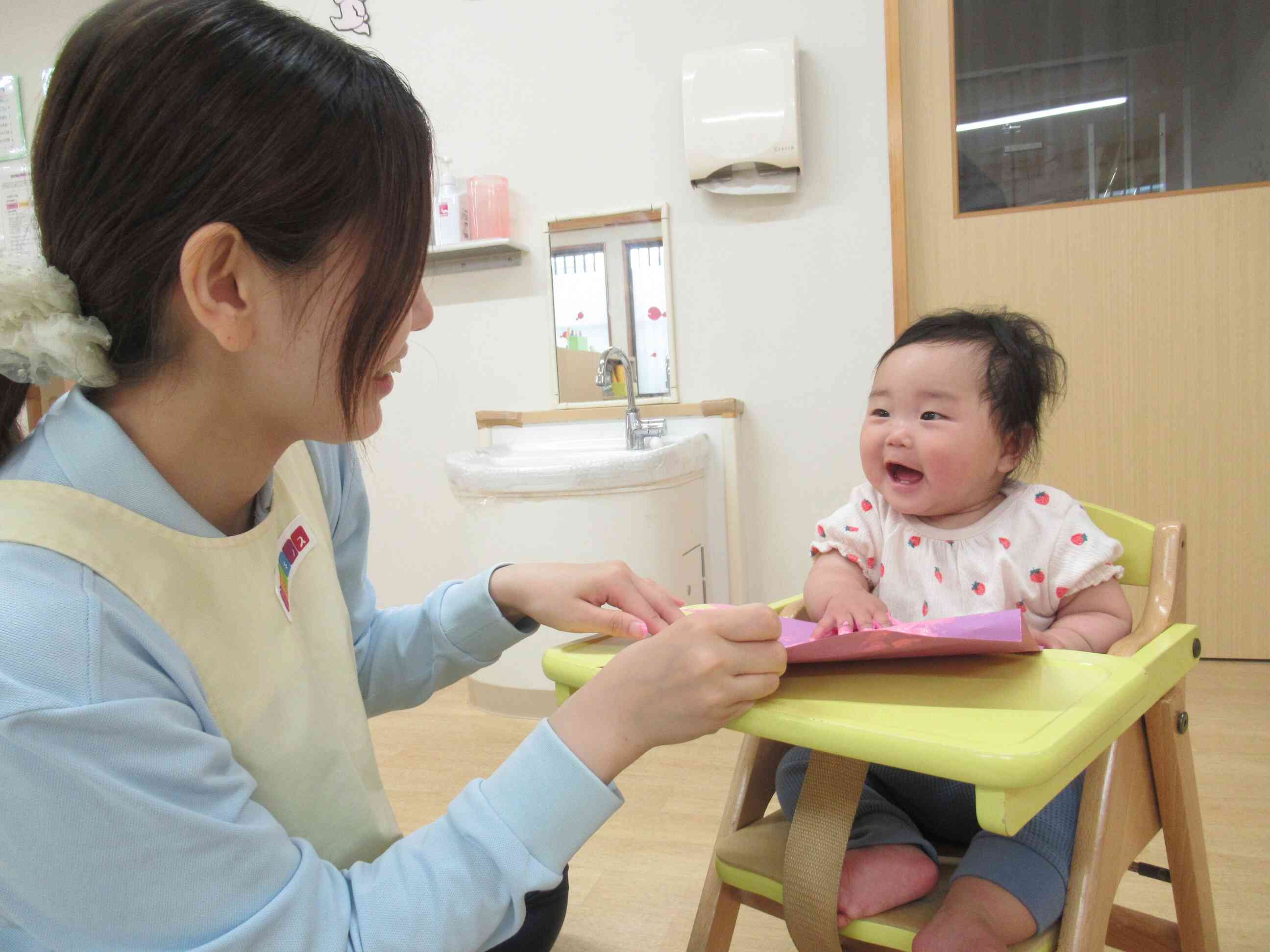 初めて椅子に座ってみたよ
