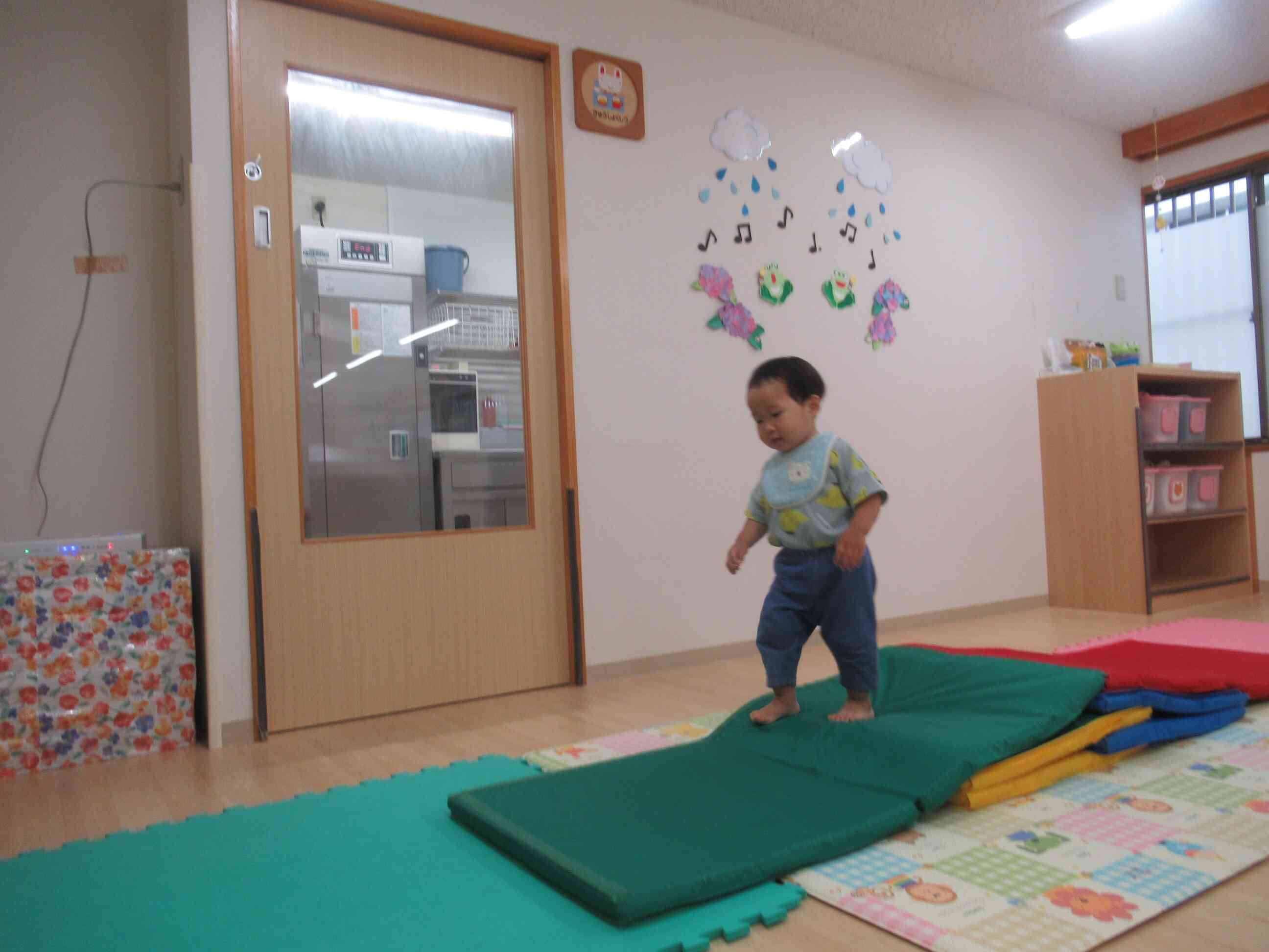 バランスをとりながら慎重に・・