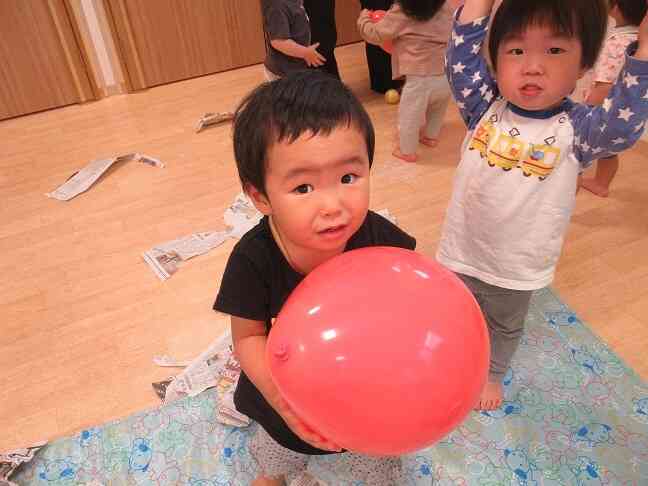 風船で遊ぼう♪　あひる組(1歳児)