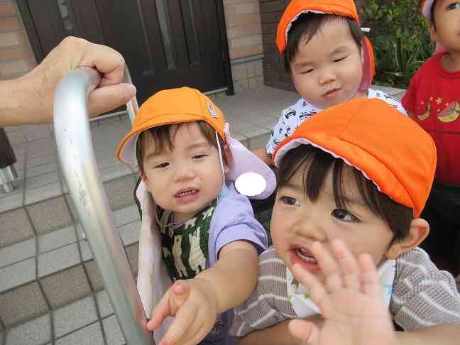 お散歩に行ったよ 【あひる組1歳児】