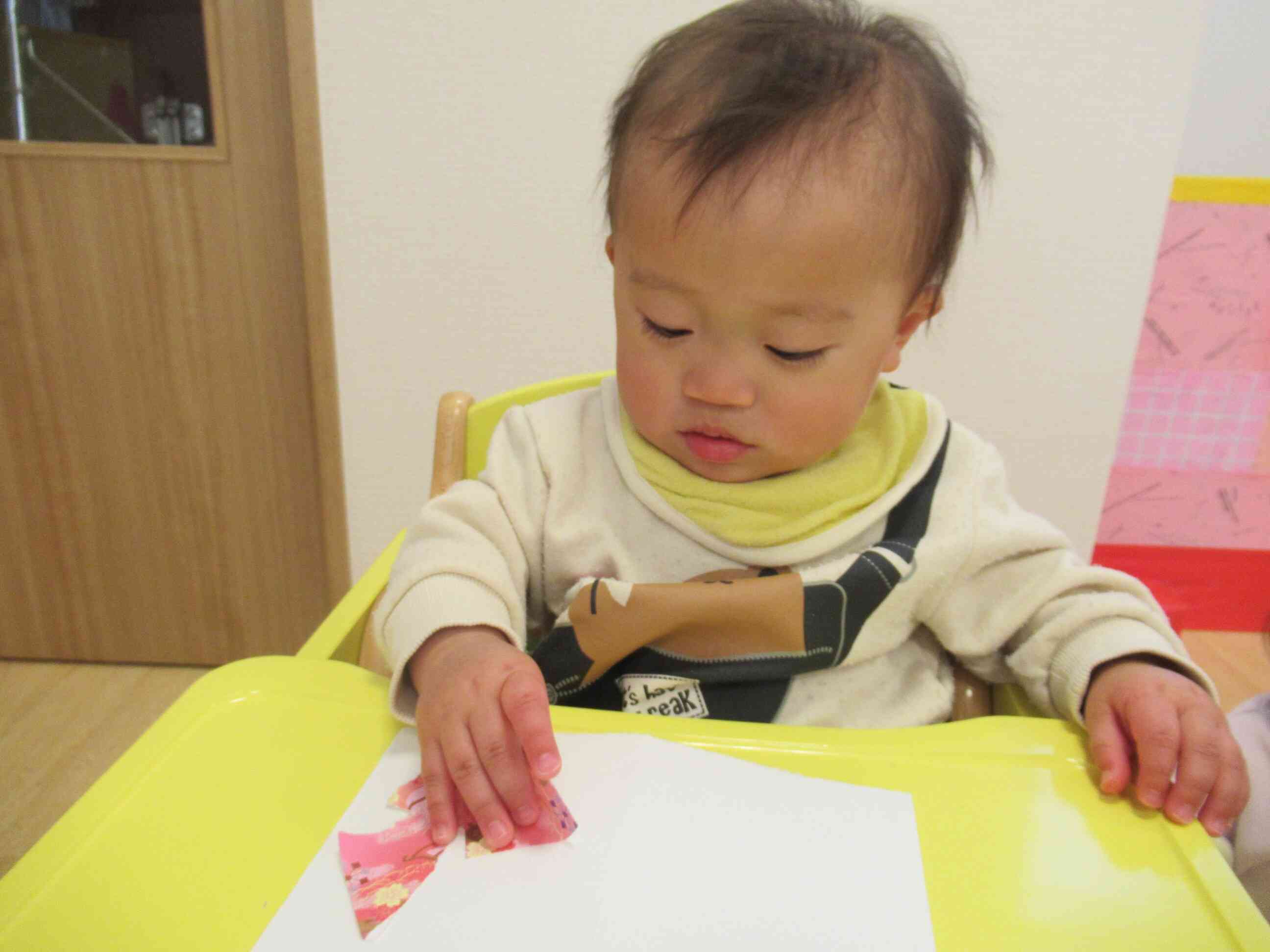 お雛様の壁面を作ろう！【０歳児ひよこ組】