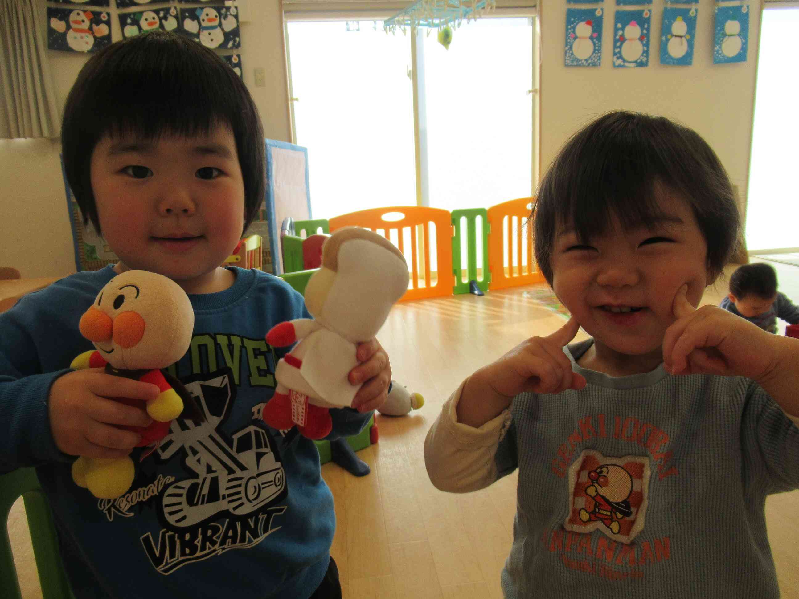 お友だちと一緒に...ハイ、ポーズ！