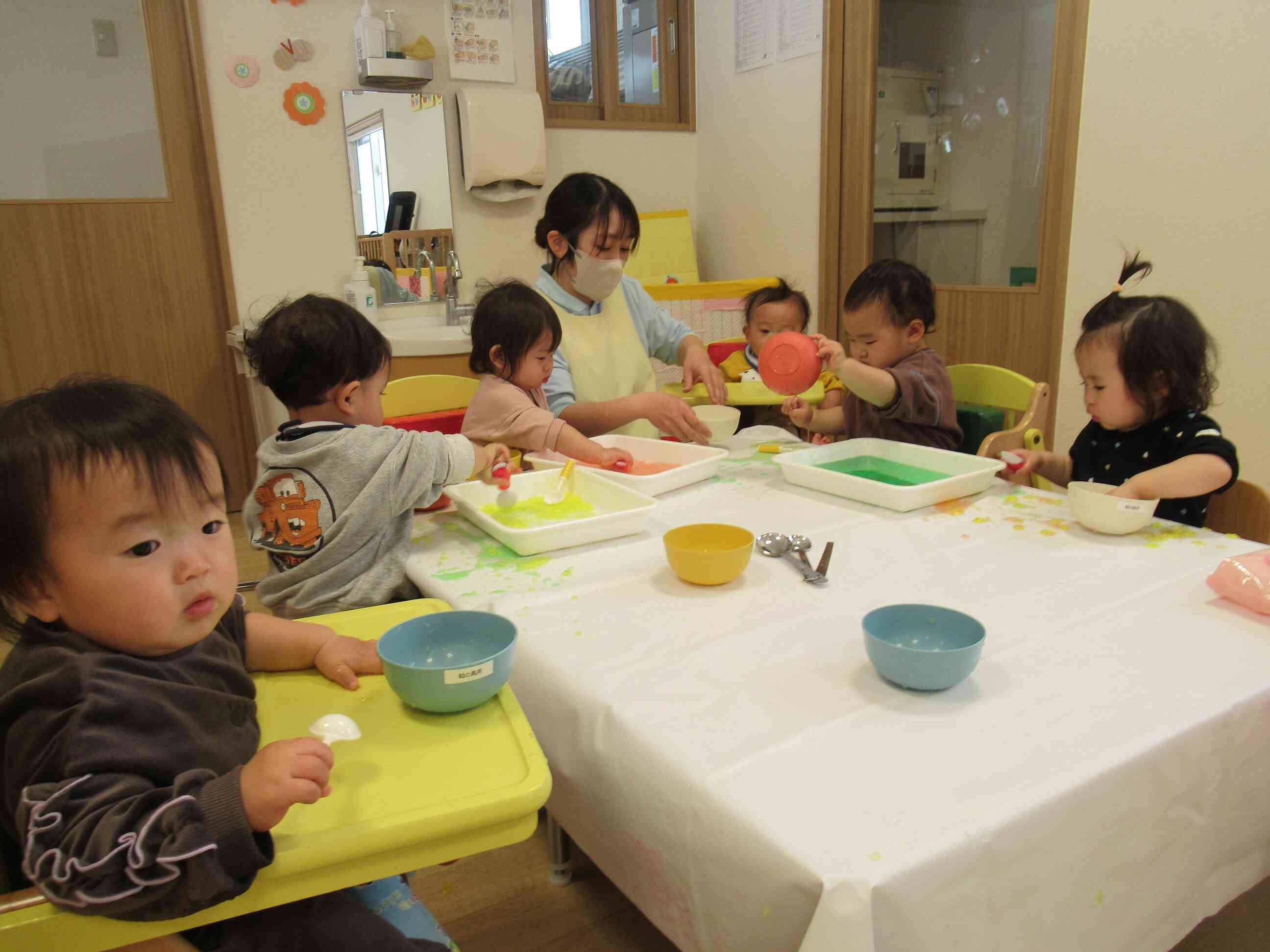 子育て広場【寒天遊びをしてみよう！】