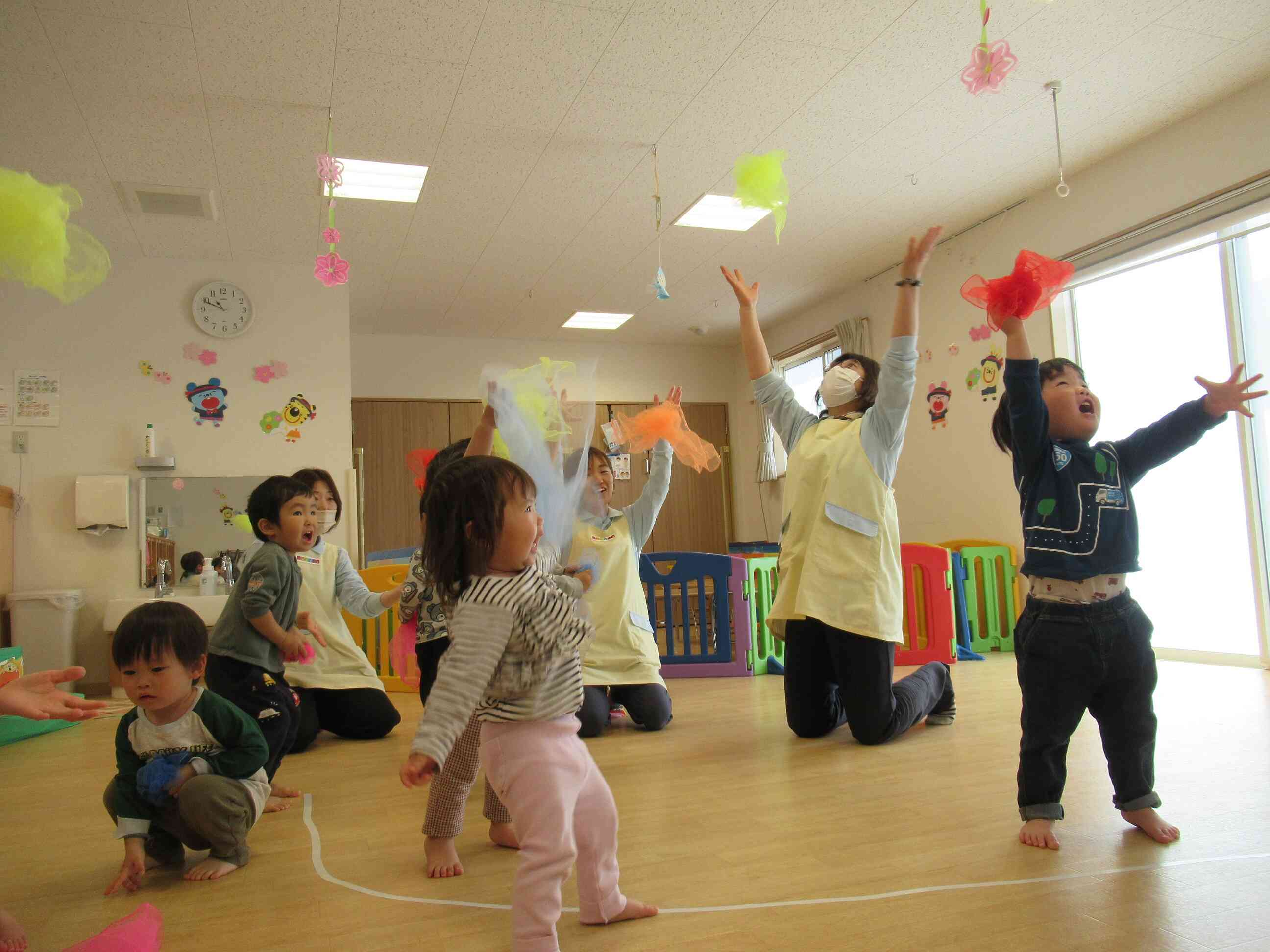 リズムに合わせて楽しいね♬【1歳児あひる組】【2歳児うさぎ組】