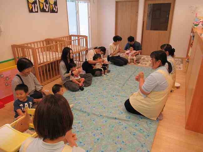 親子で遊ぼう　【ひよこ組0歳児】