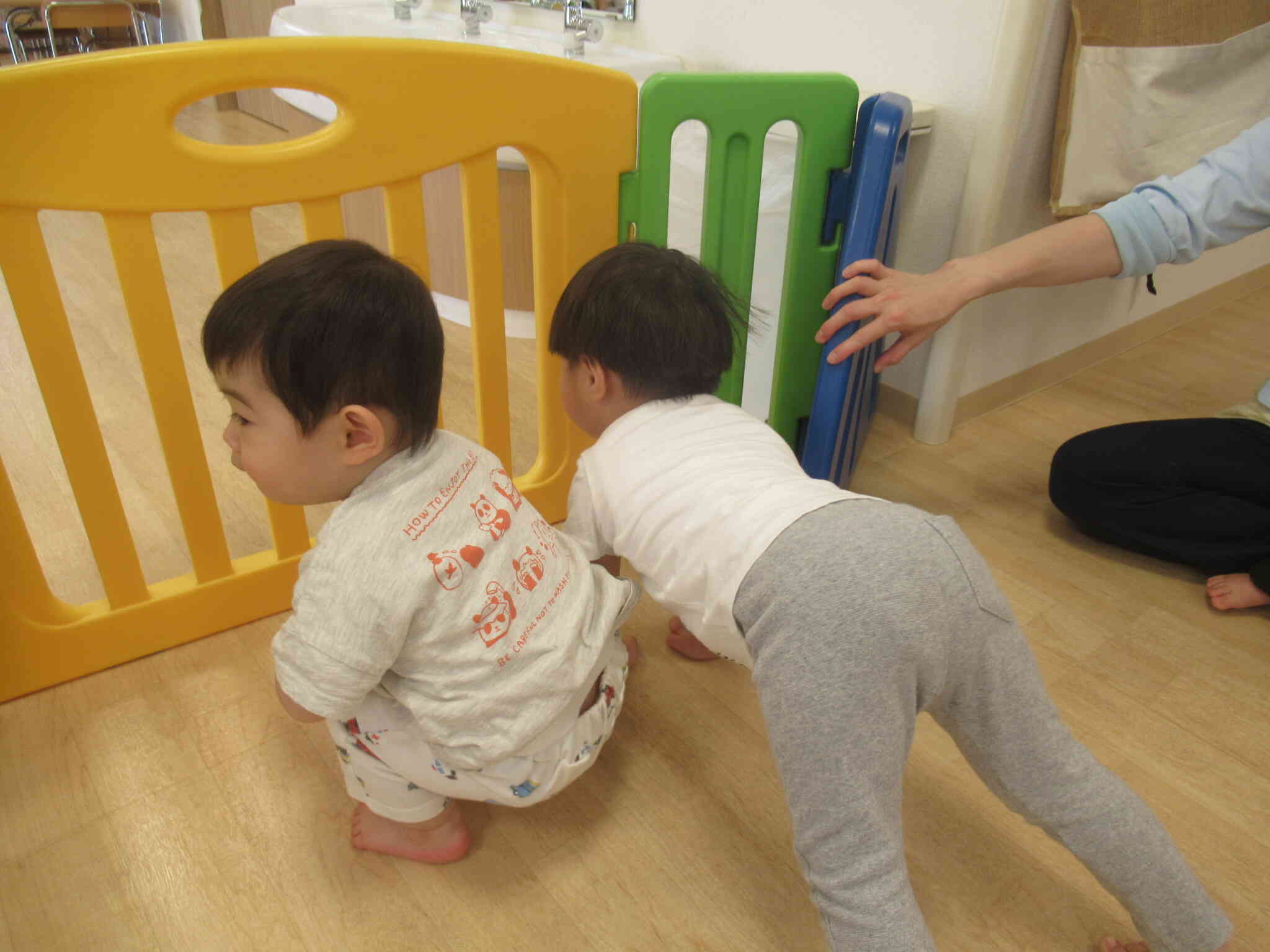 みんなで真似っこ、上手にできたね♪