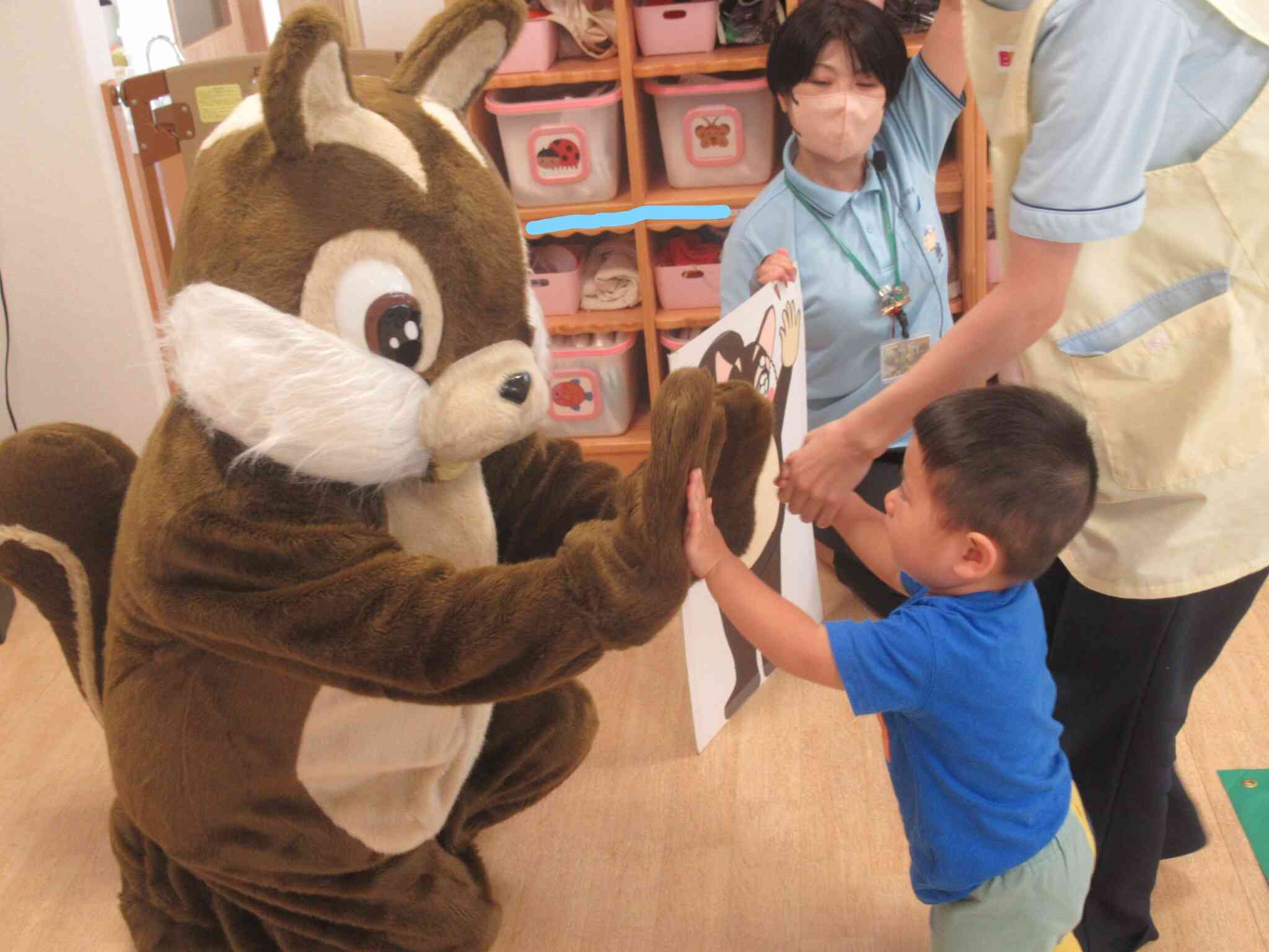 リスくんタッチ!