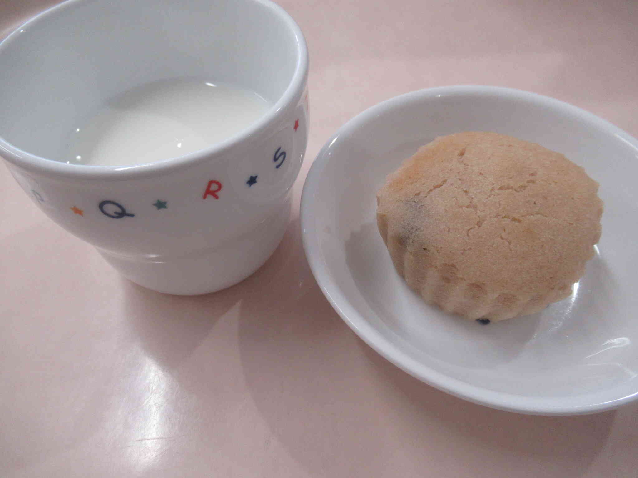 冬の人気のおやつ『米粉あずき蒸しパン』