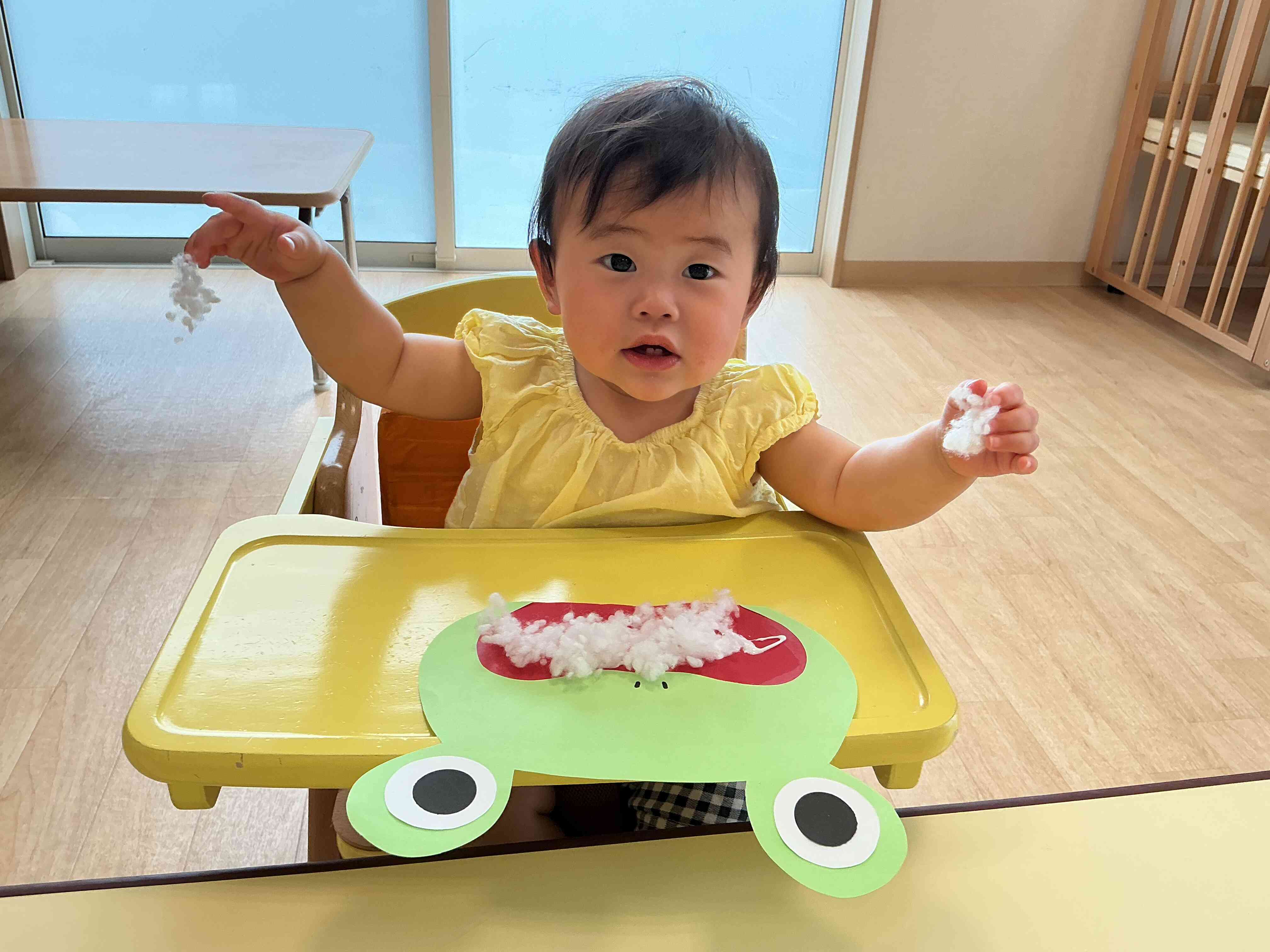 ぴょんぴょん カエル♪(ひよこ組:0歳児)