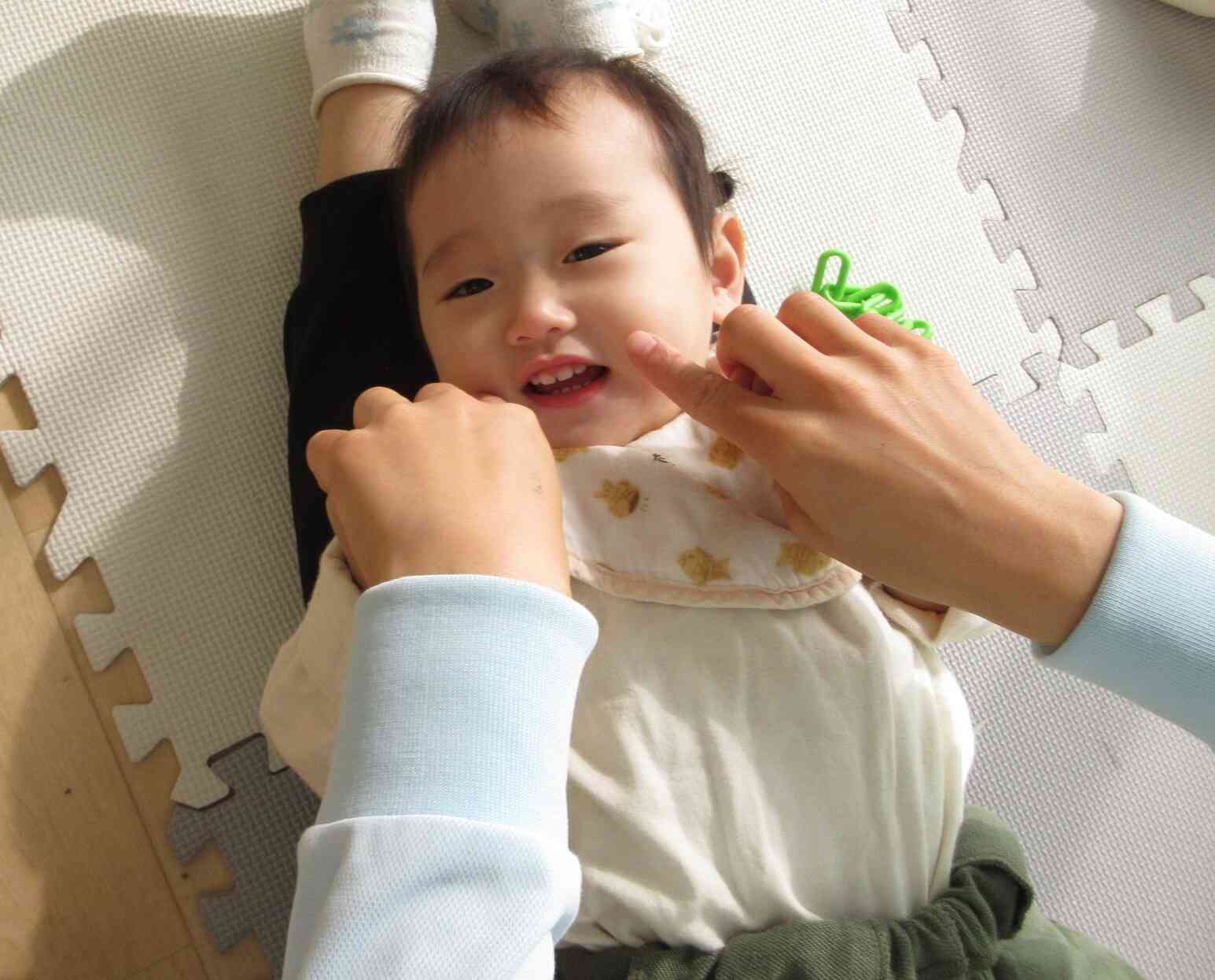 先生のお膝の上で・・・