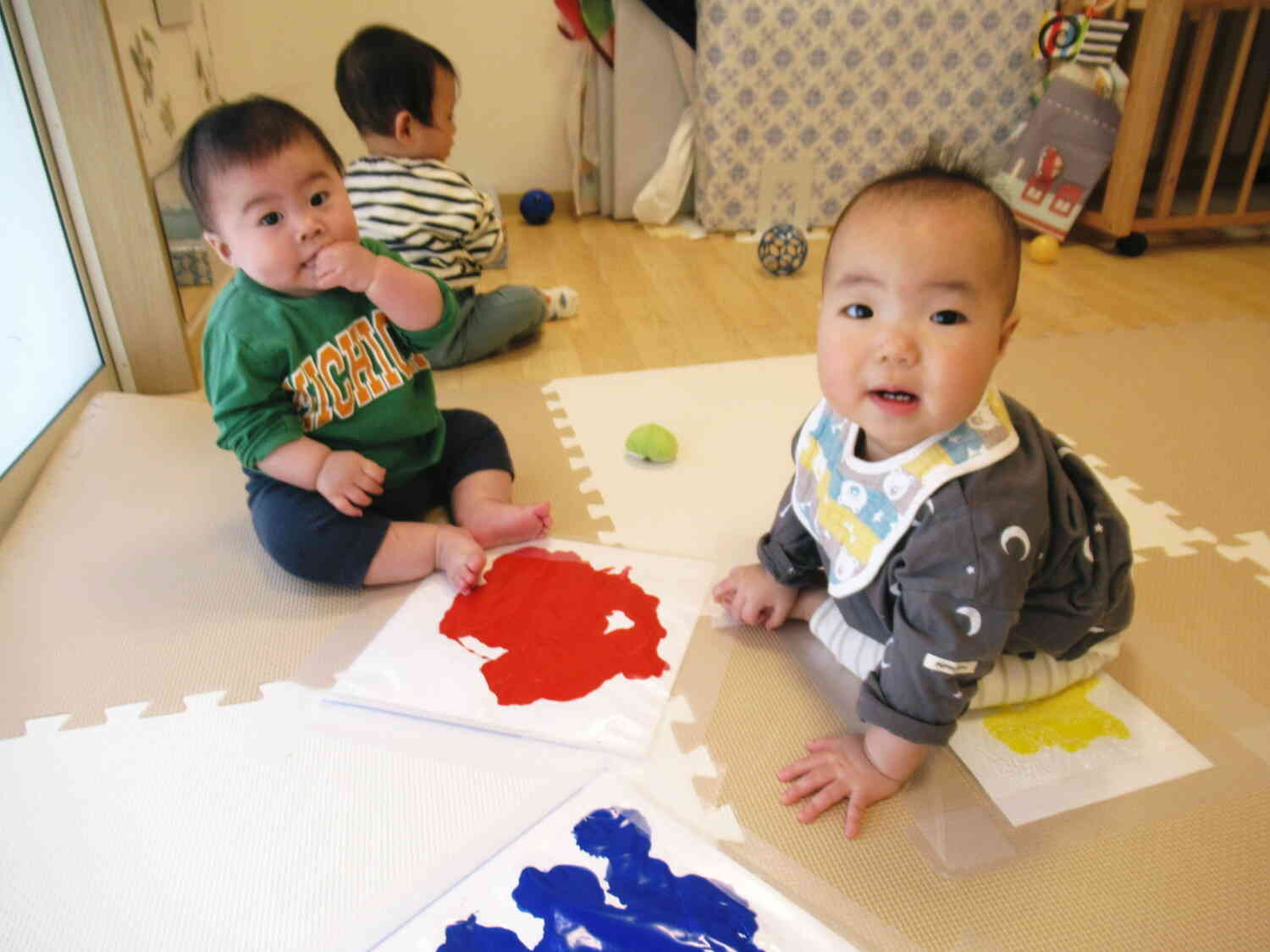 あか、あお、きいろ、いろんな色があるね