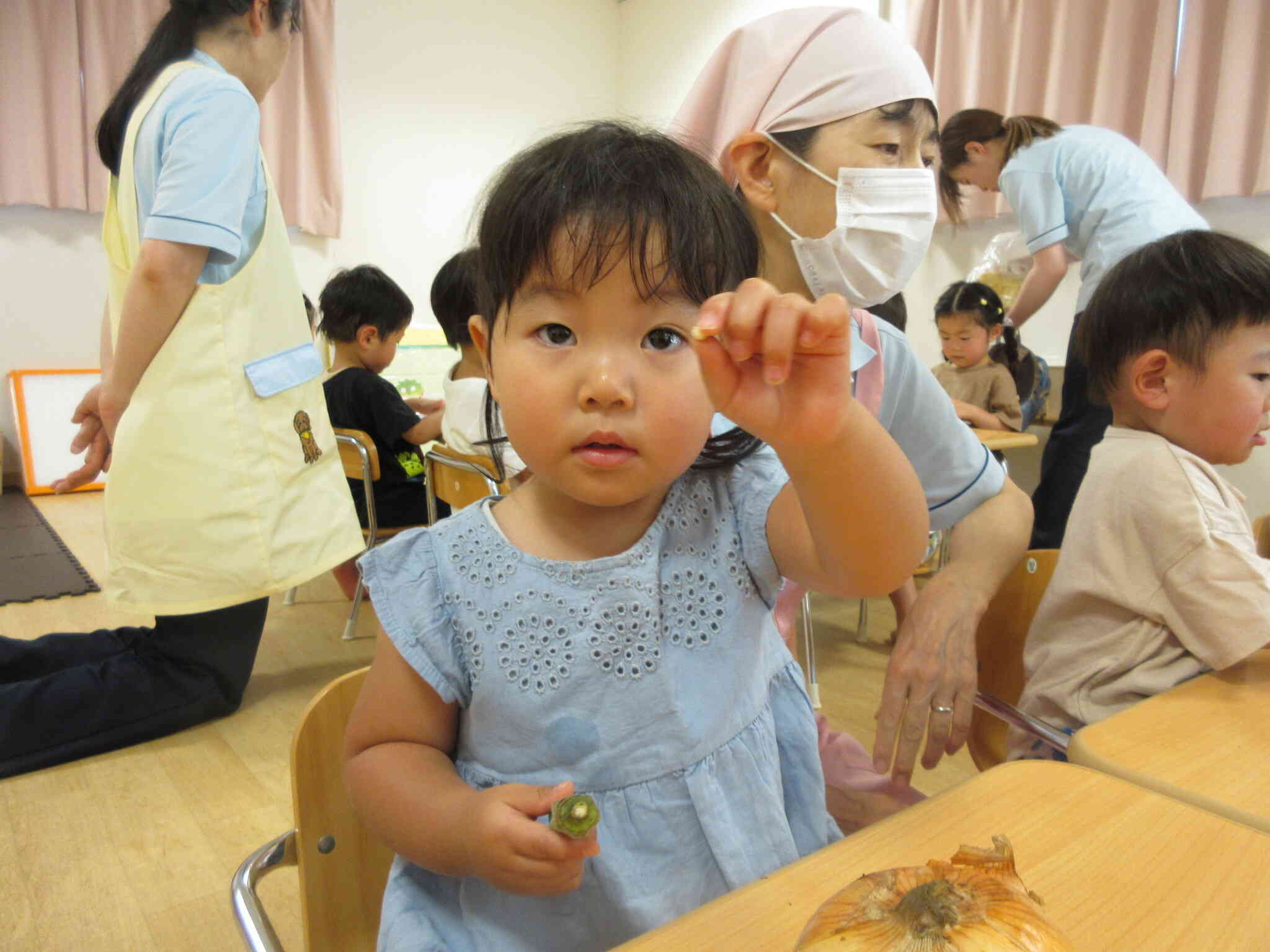 オクラの中からたねがでてきたよ！