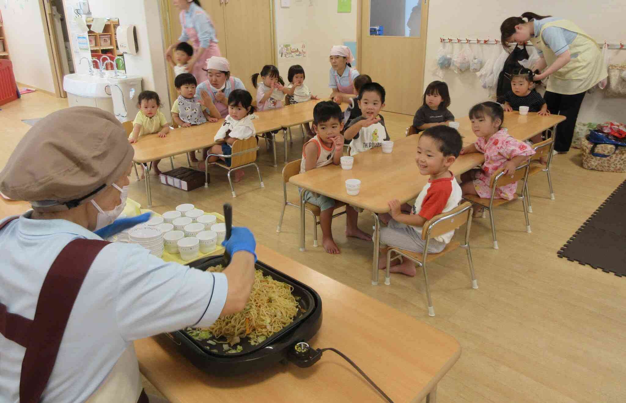 【夏まつりウィーク】②ジュージュー！やきそばのできあがり！