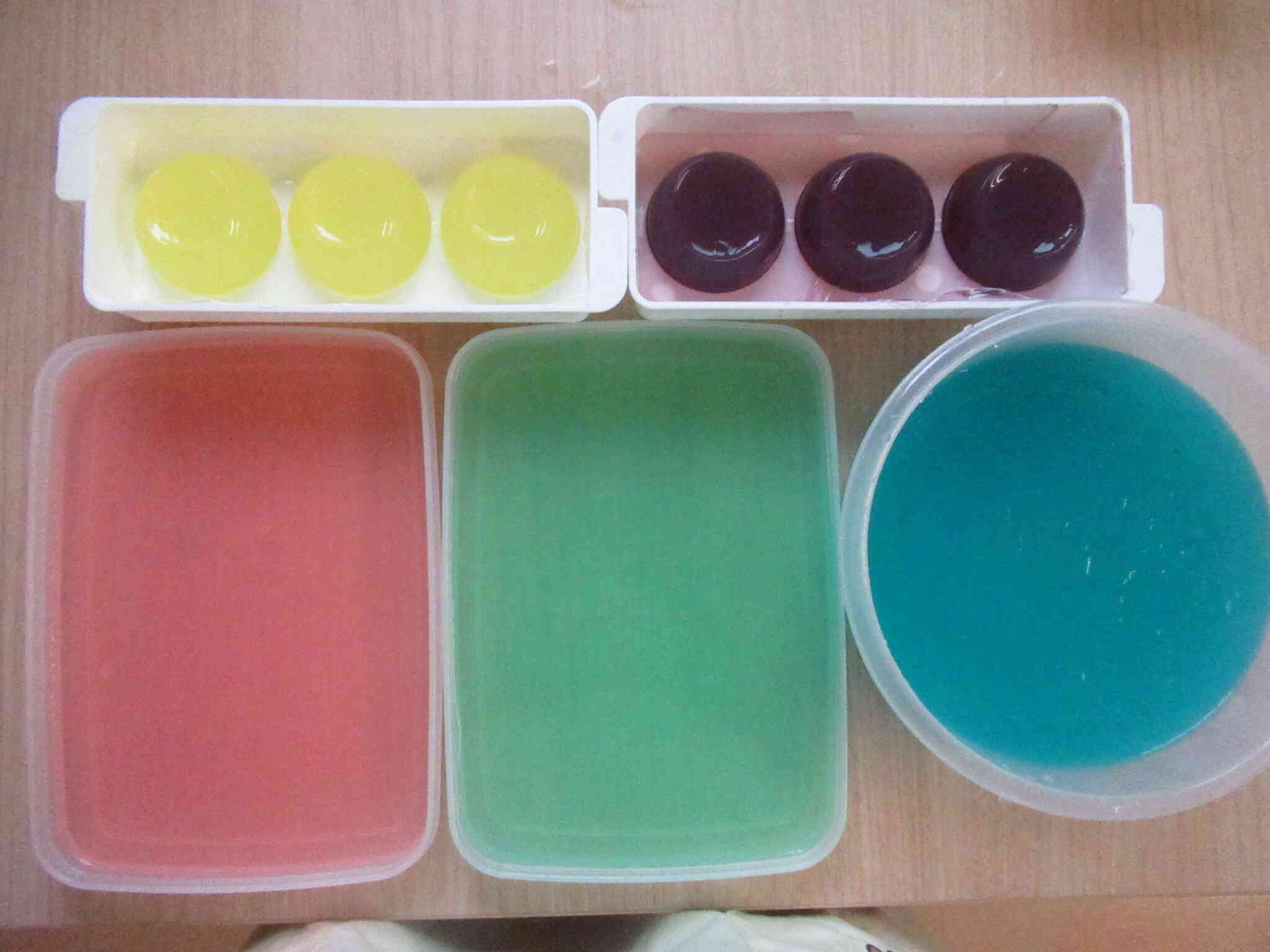 色とりどりの素敵な寒天ができました。