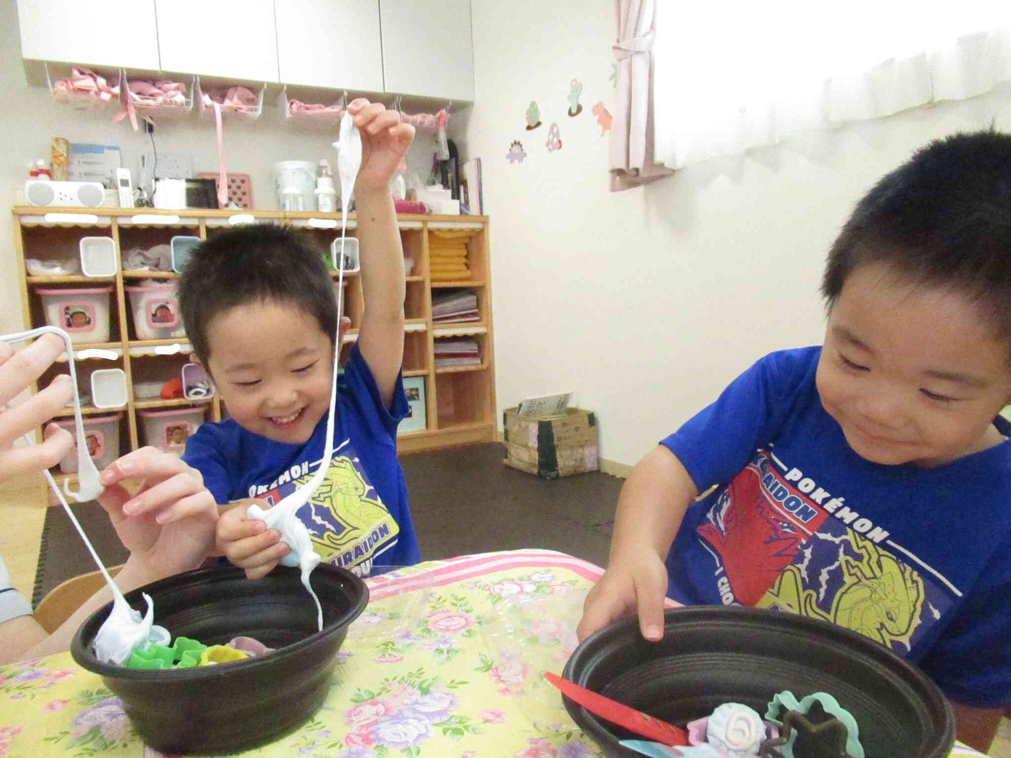 伸びるのが止まらなくって、笑いも止まらないよ！