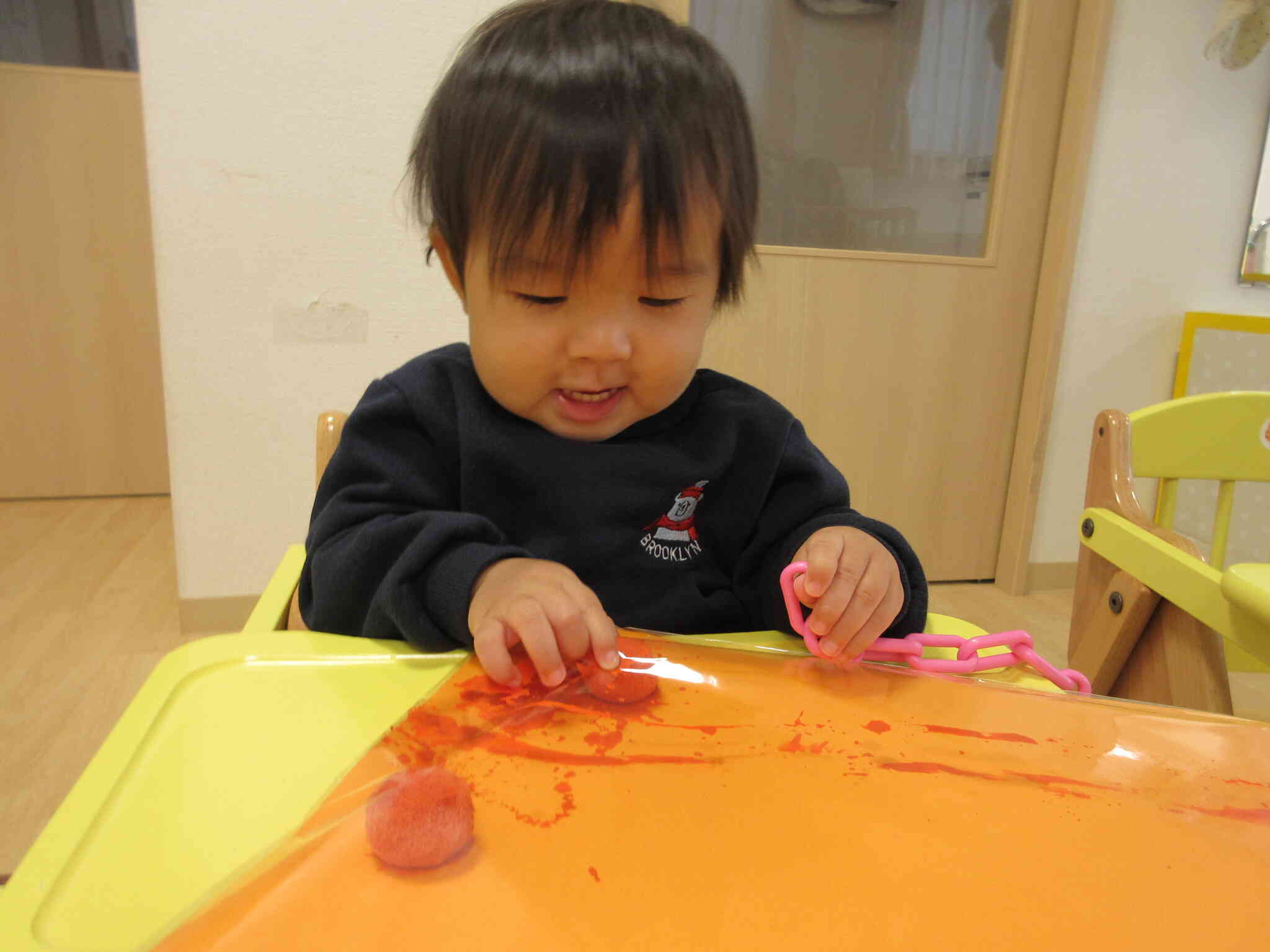 ポンポンの感触、おもしろいね