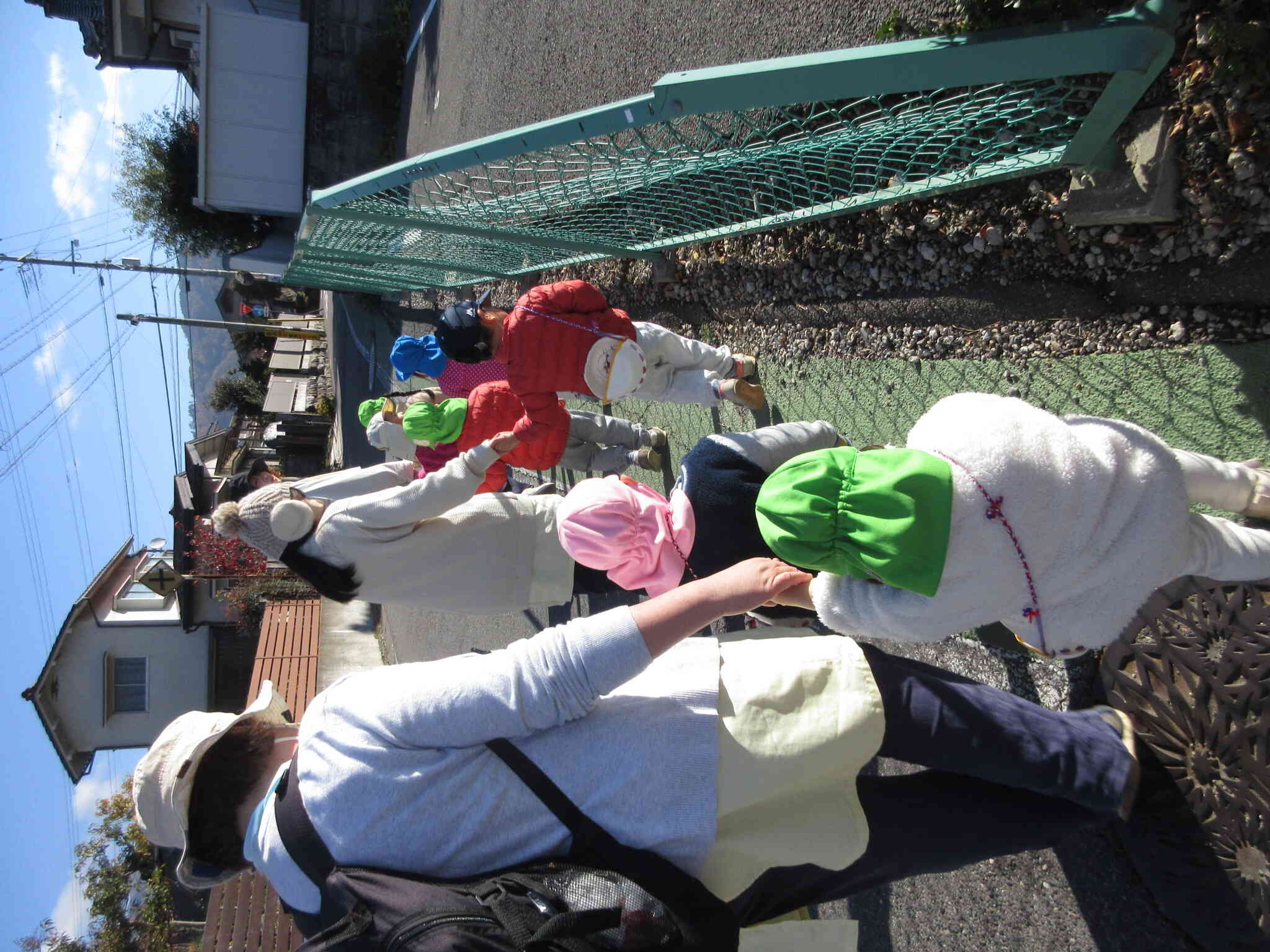 どんぐり探しに冒険だ！【2歳児　うさぎ組】