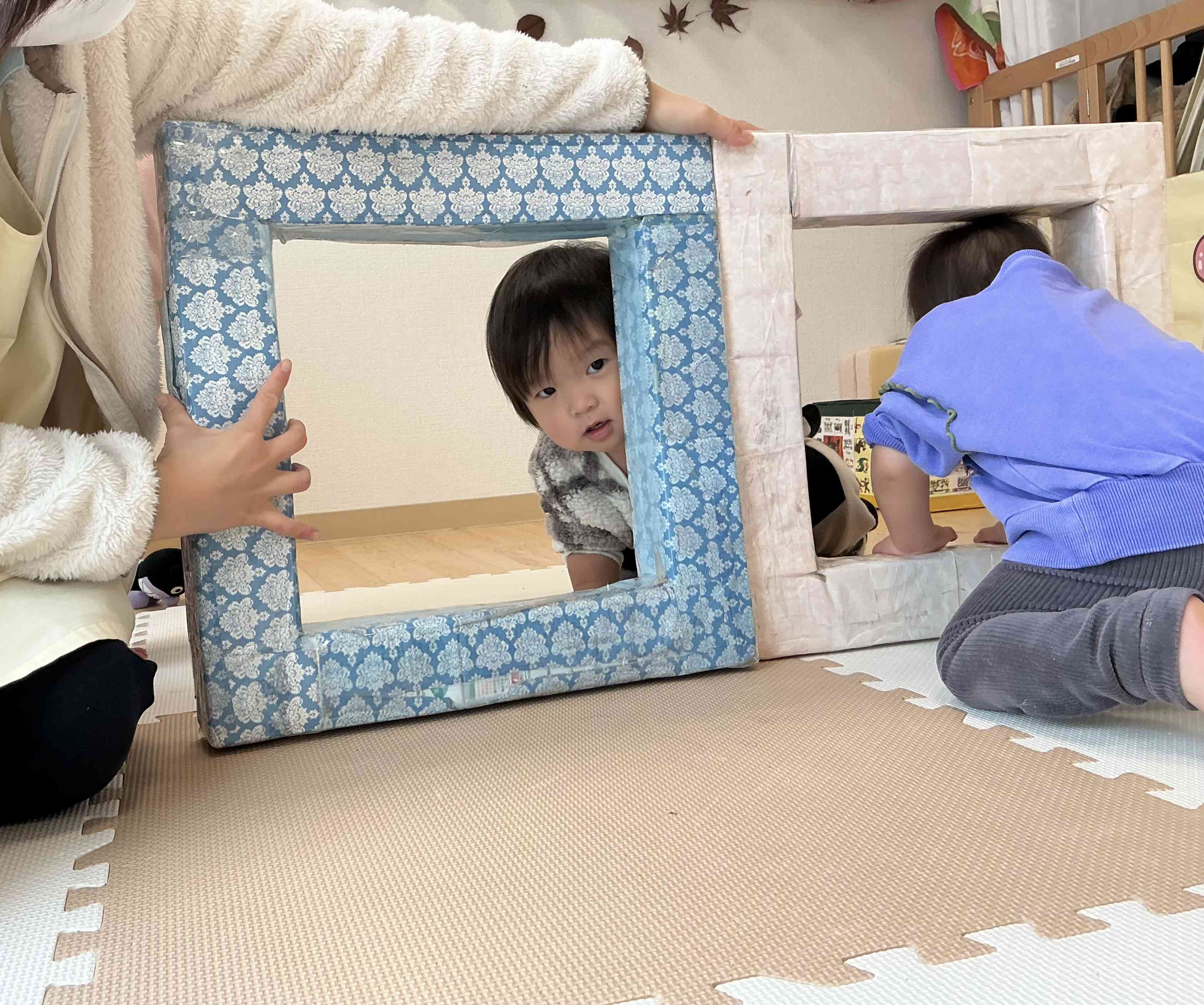 トンネル遊び【0歳児 ひよこ組】