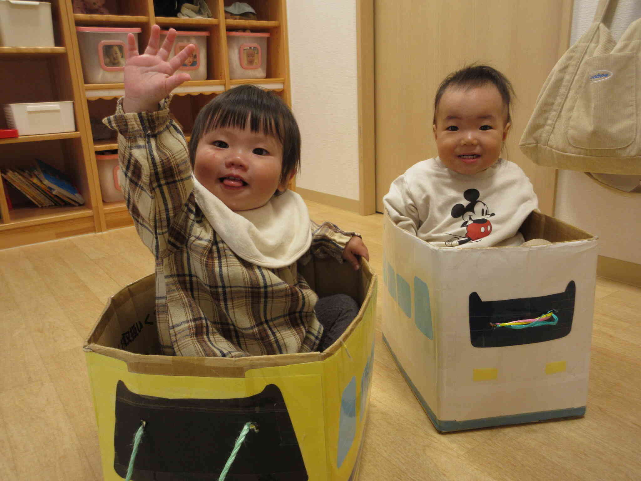 電車にのってしゅっぱ～つ！【０歳児　ひよこ組】