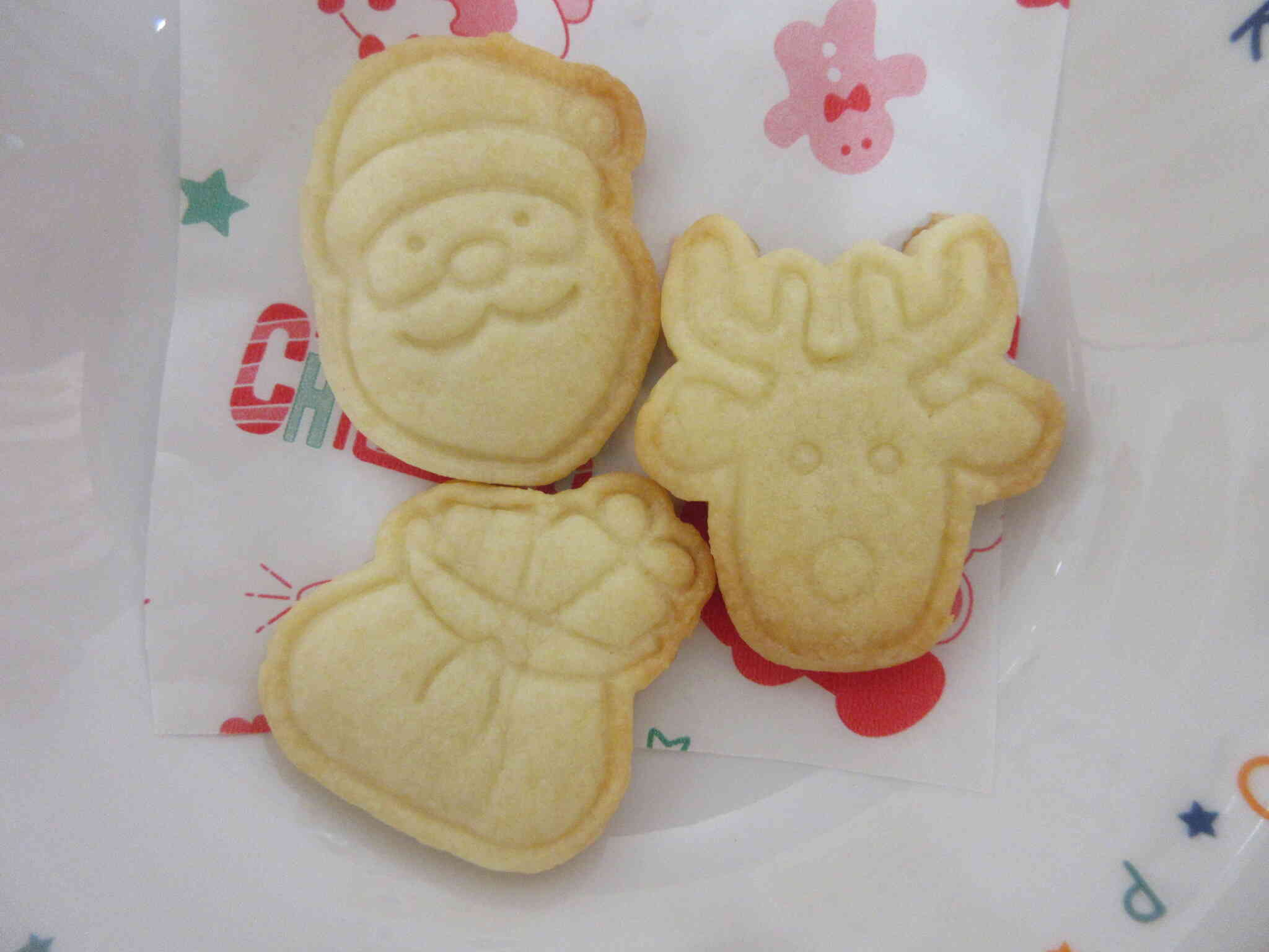 午後のおやつは　手作りクッキー♪　サンタさん、トナカイさん、プレゼント、食べるのがもったいない程でした
