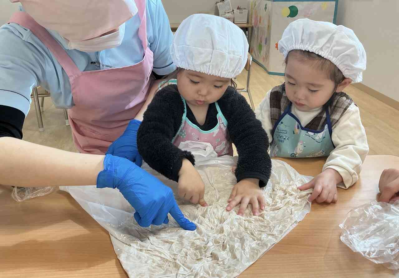 指を使って　小さくなあれ、小さくなあれ