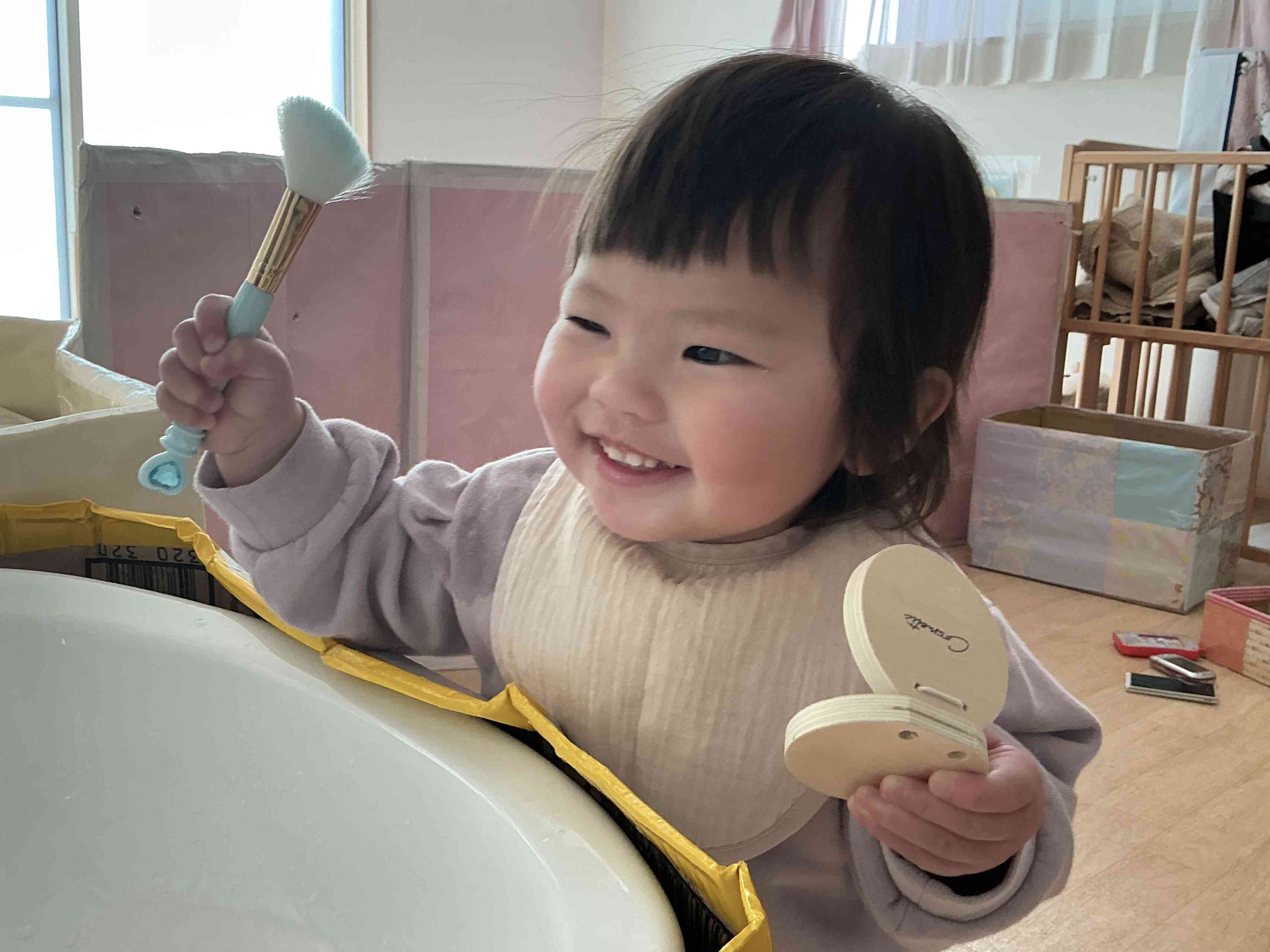 ママみたいに...【0歳児 ひよこ組】