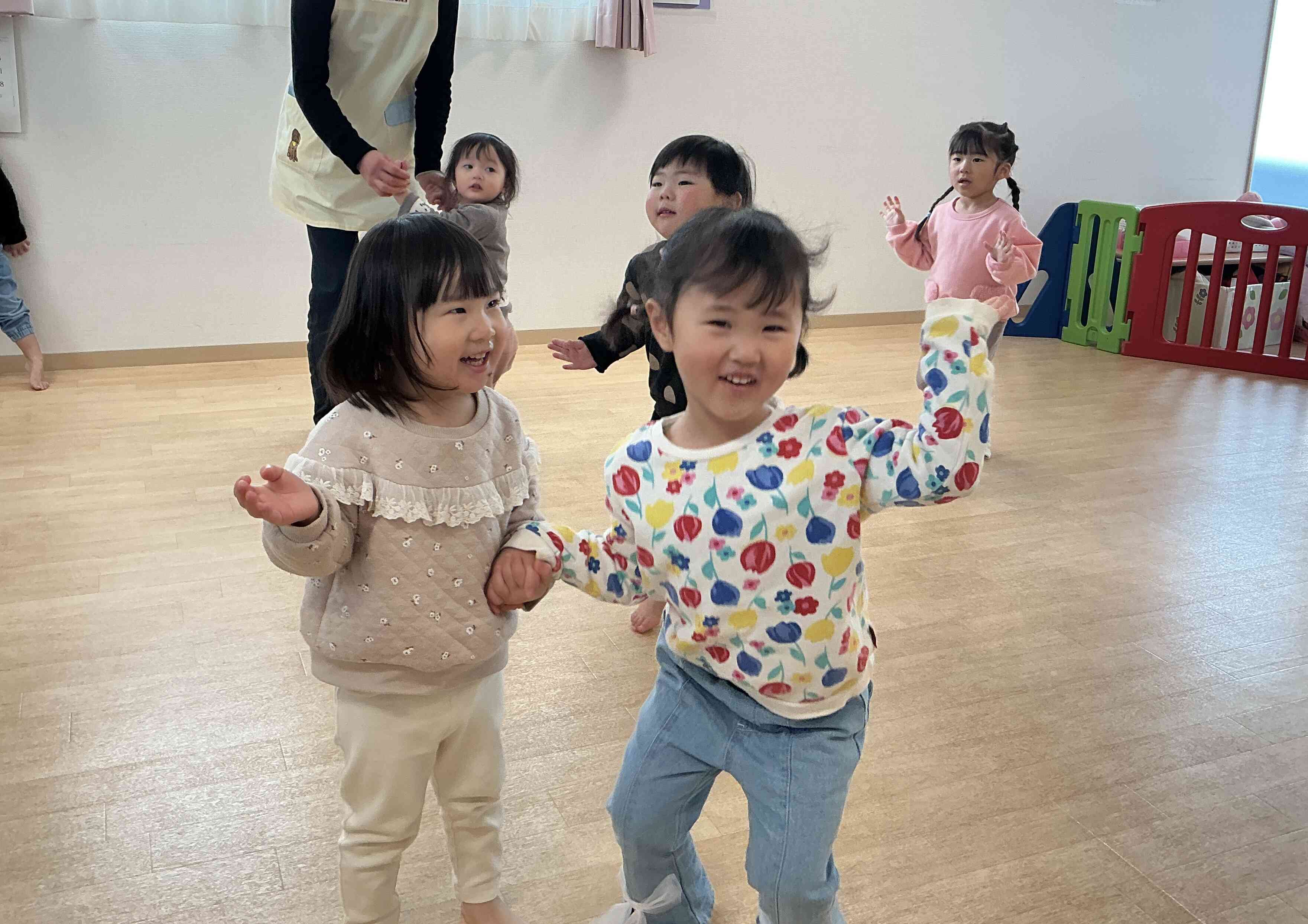 みんなで体操楽しいね!