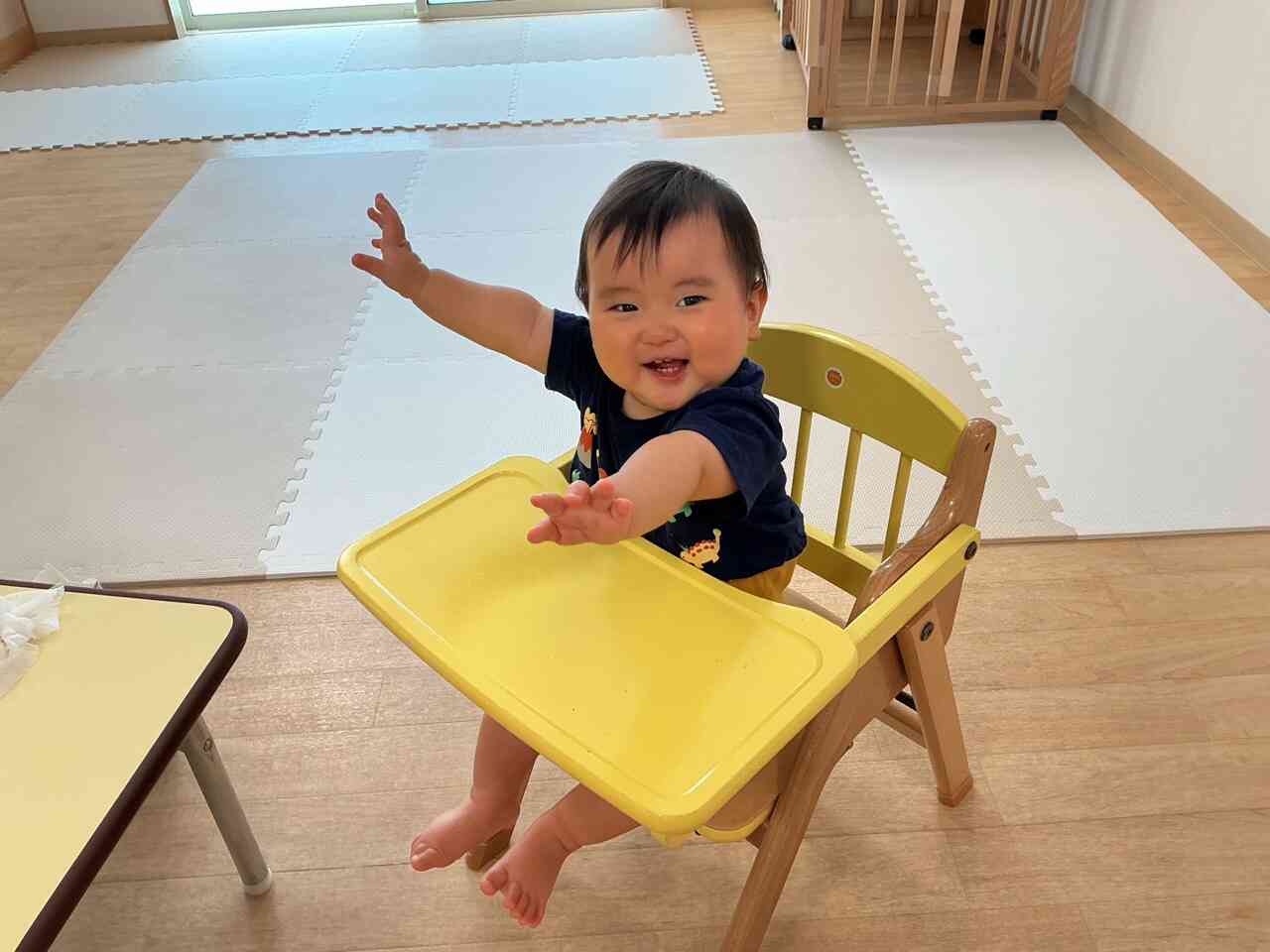 給食おいしよ♪ （0歳児 ひよこ組）