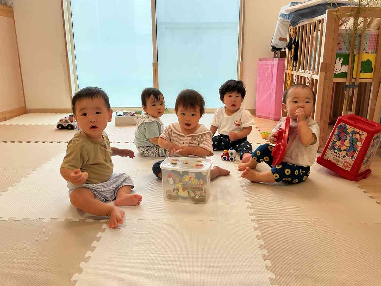 ぽっとんあそび♪【0歳児 ひよこ組】