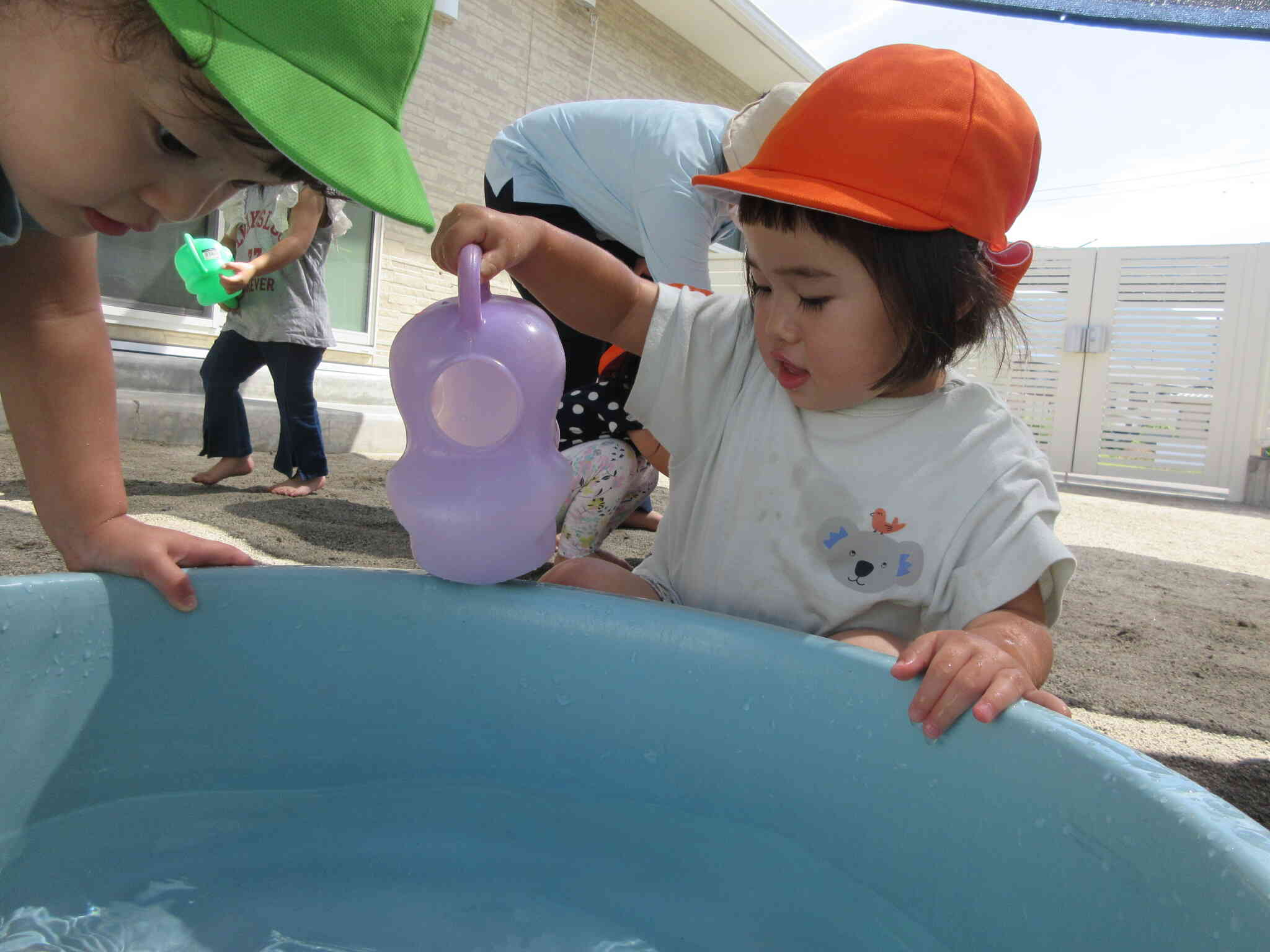 お水をぴちゃぴちゃ