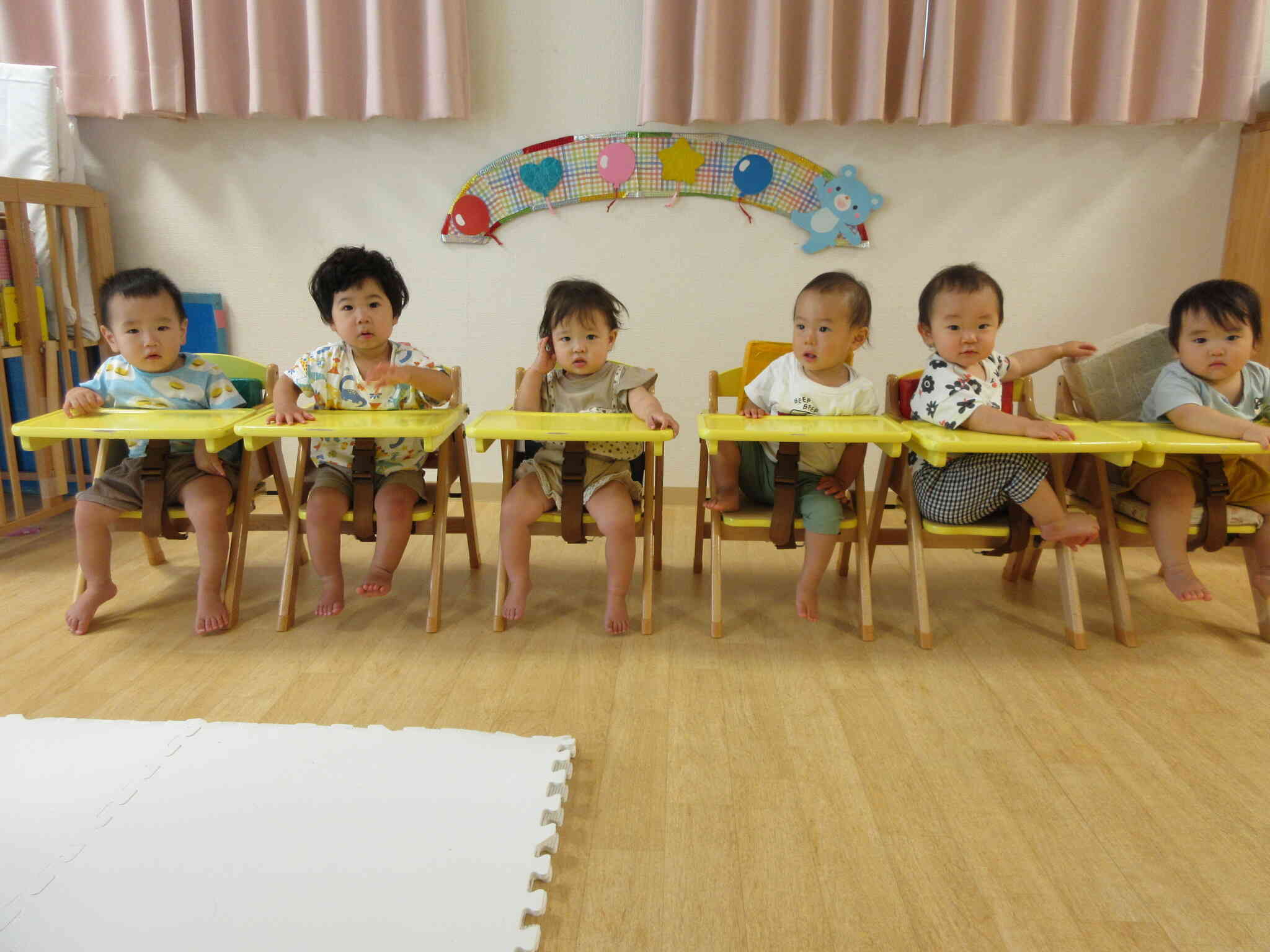 日々成長中　全員集合♪【0歳児 ひよこ組】