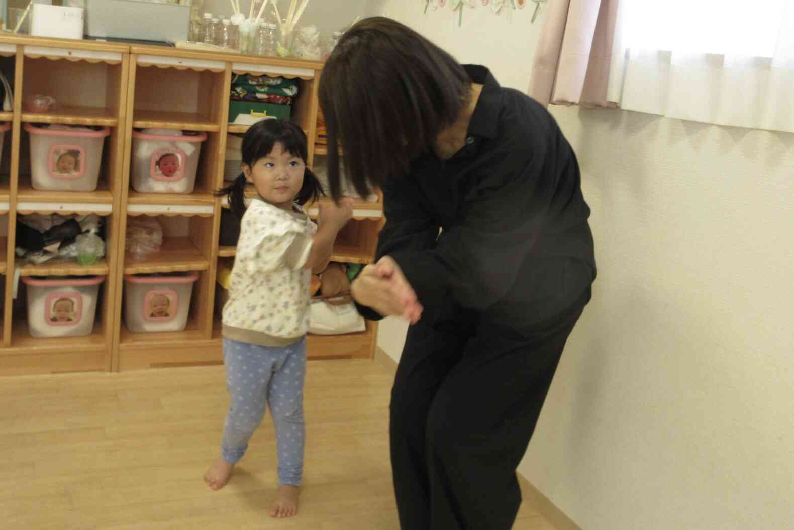 ママやパパと一緒に踊ろう！