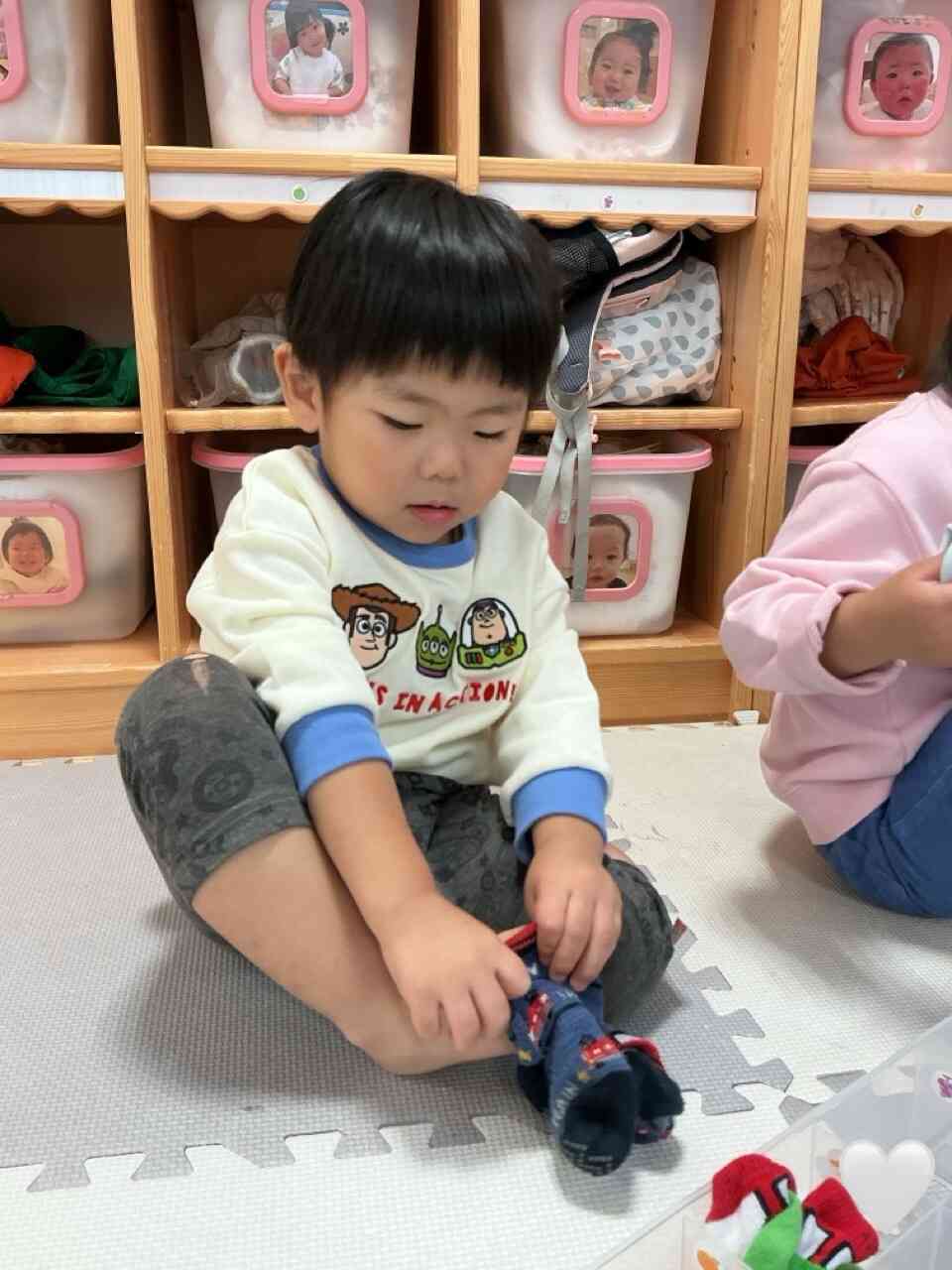 お散歩の準備も自分でできるよ！