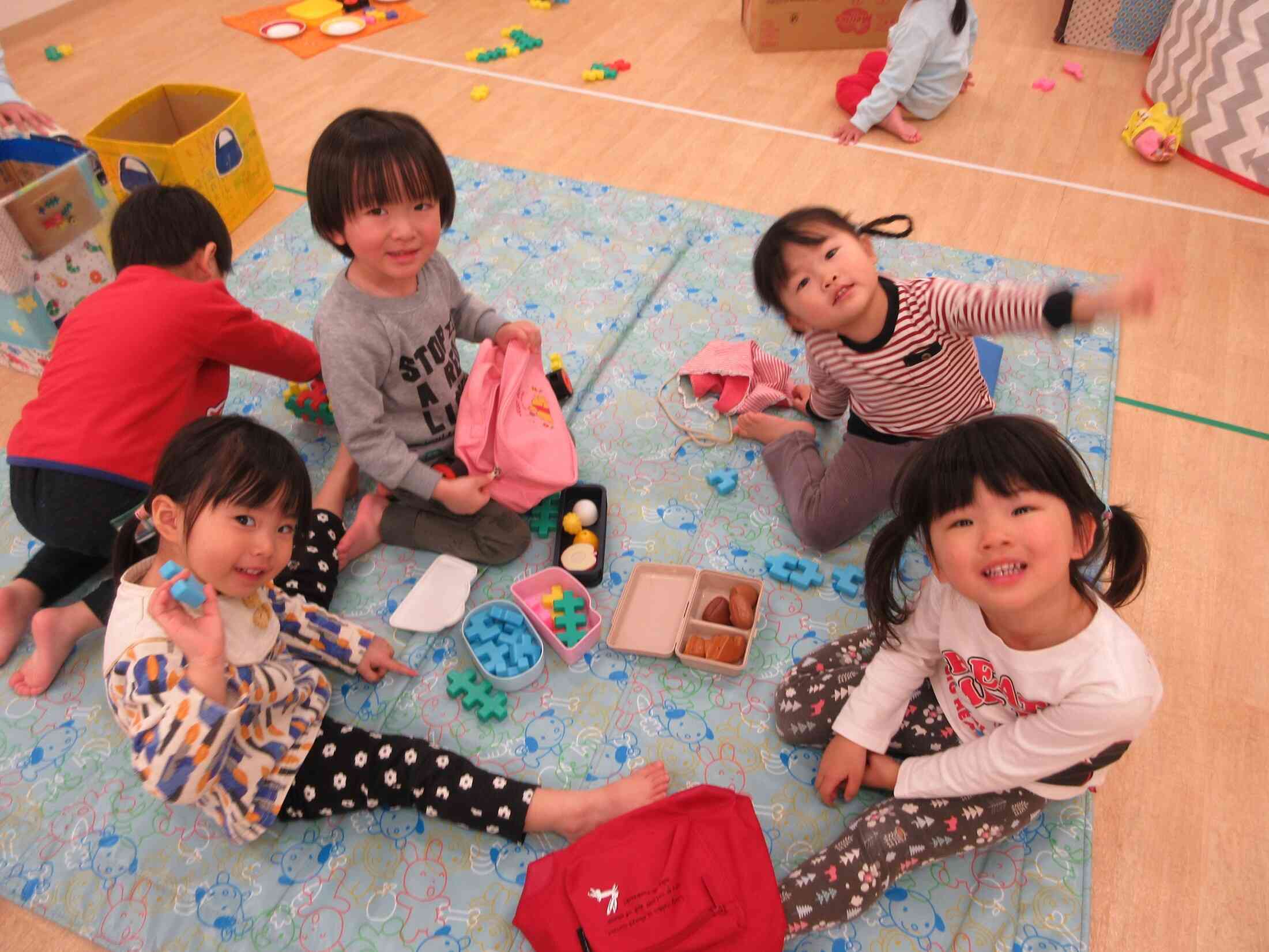 ピクニックごっこ♪