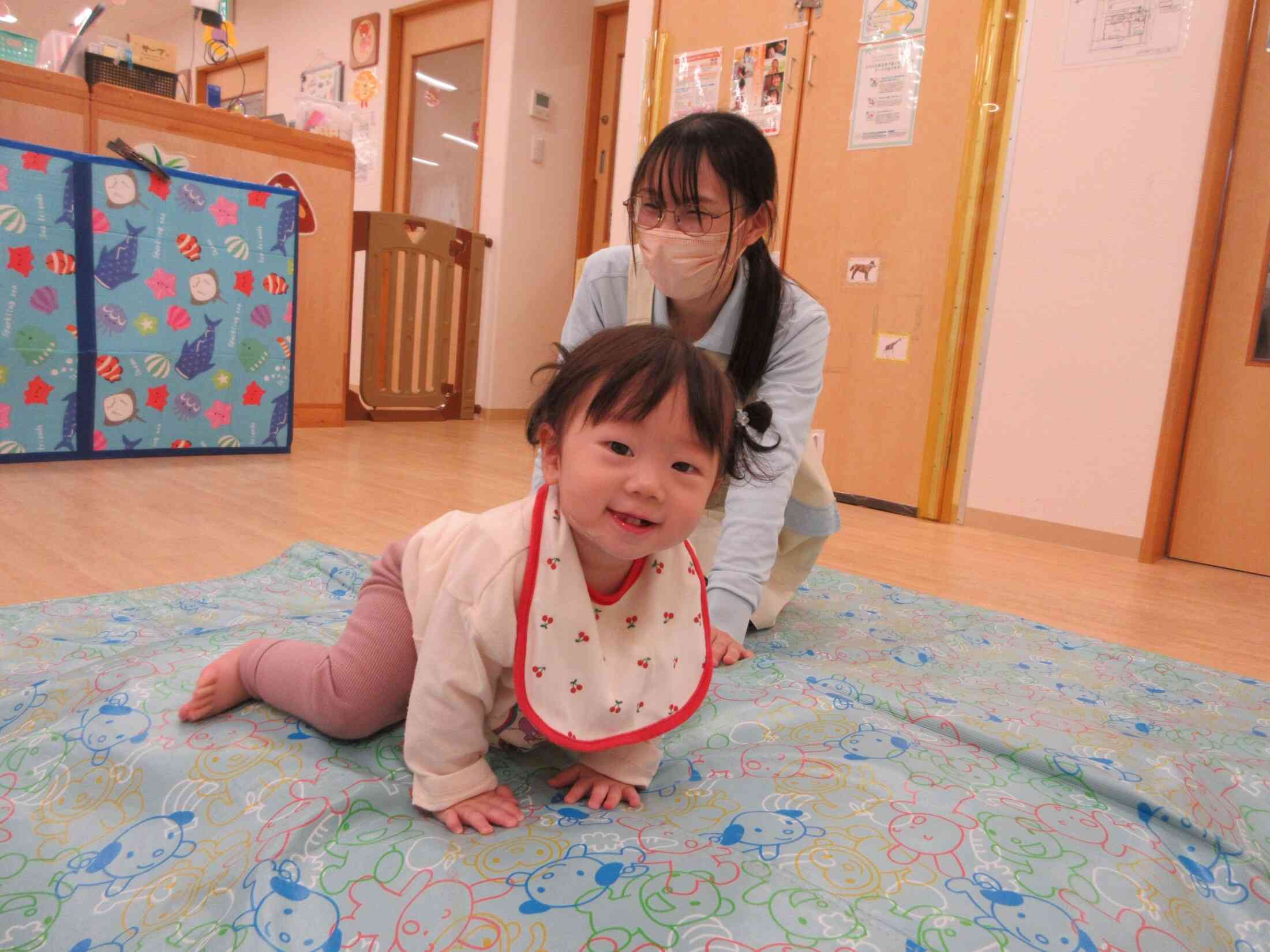 見て見て～！お山のてっぺんまでついたよ！やったー！