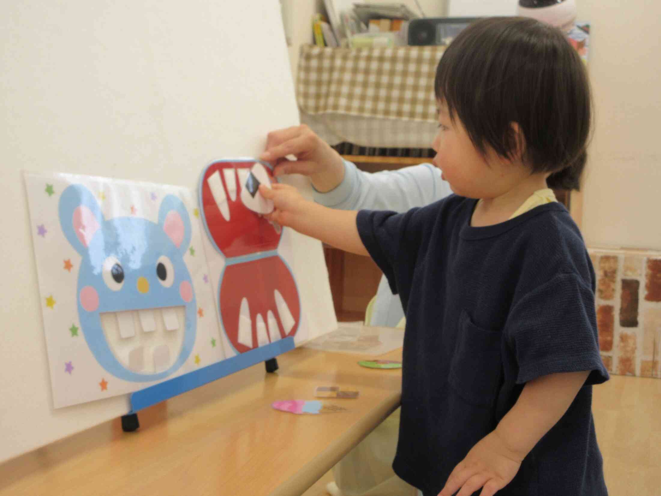 歯をみがきましょ♪シュッシュッシュッ（1・2歳児）