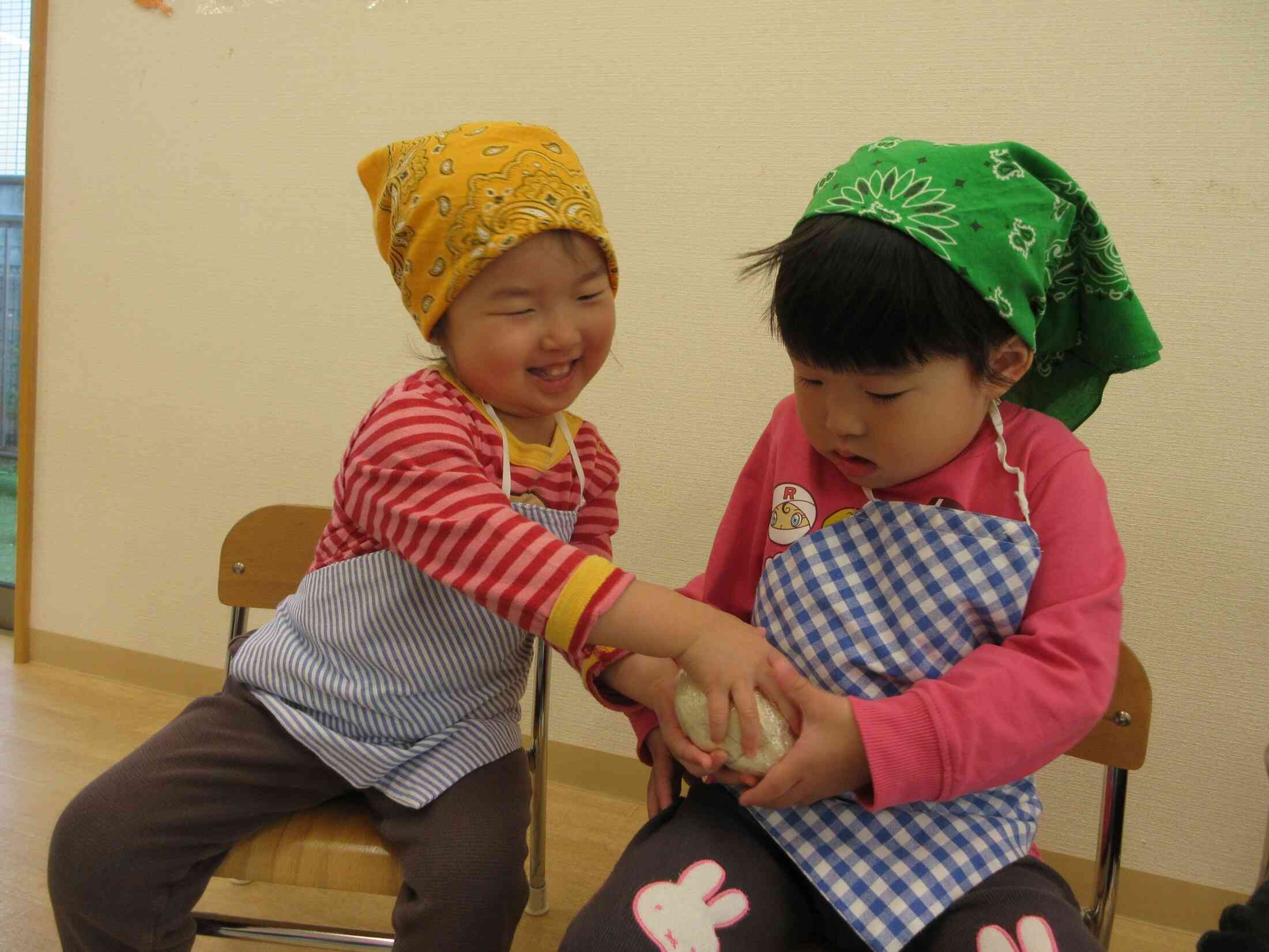 おうどん作りにチャレンジ！冷たいね♪