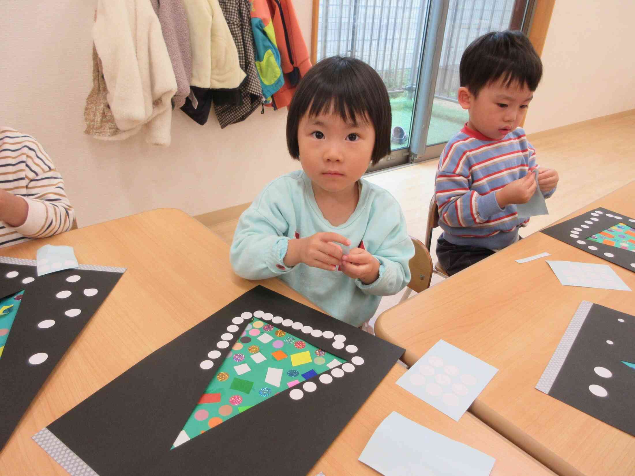 可愛い作品がツリーに変身!周りに雪を降らせたよ♪