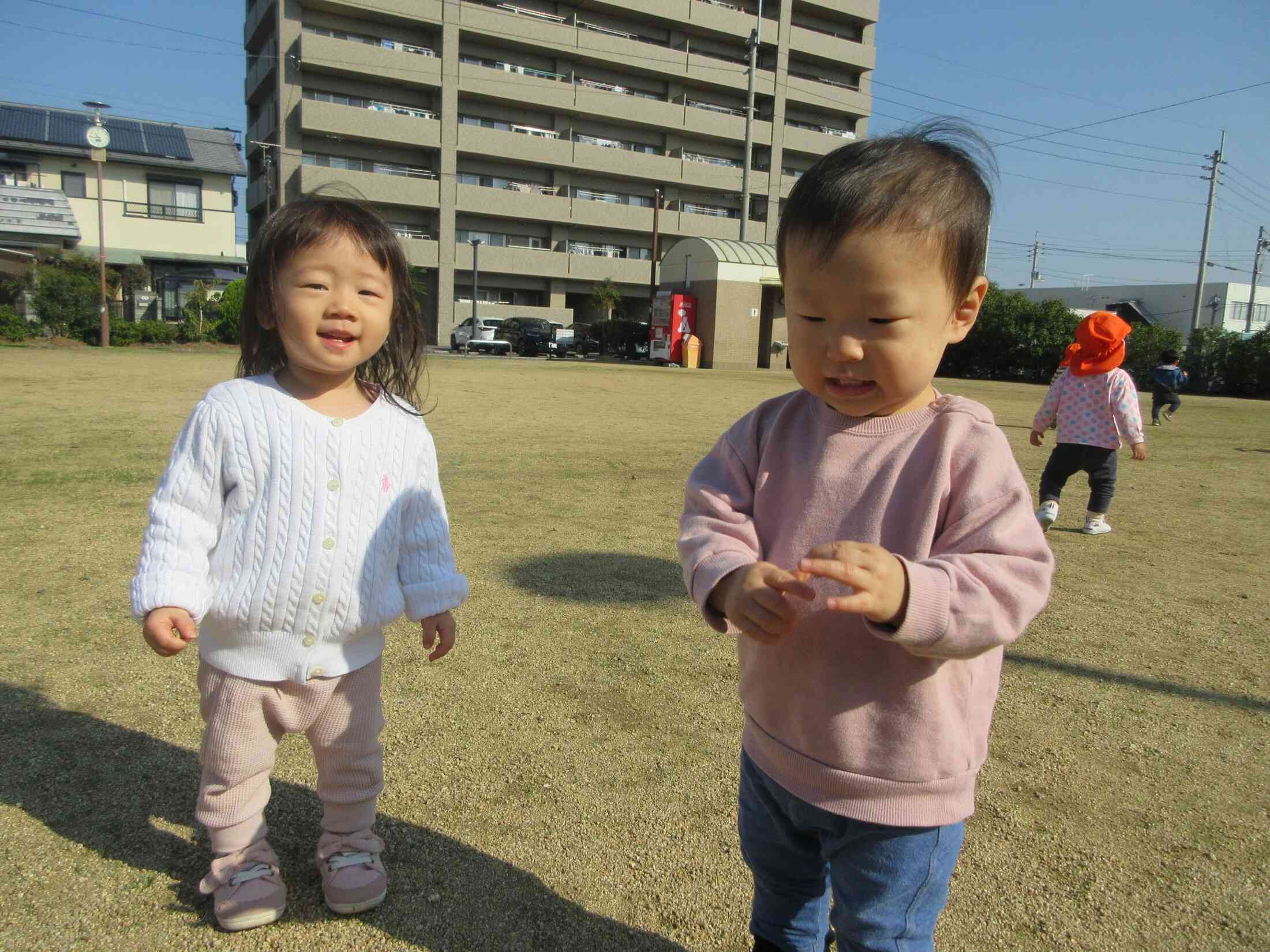 ひよこ組さ～ん！（0歳児）お外あそび大好き♡
