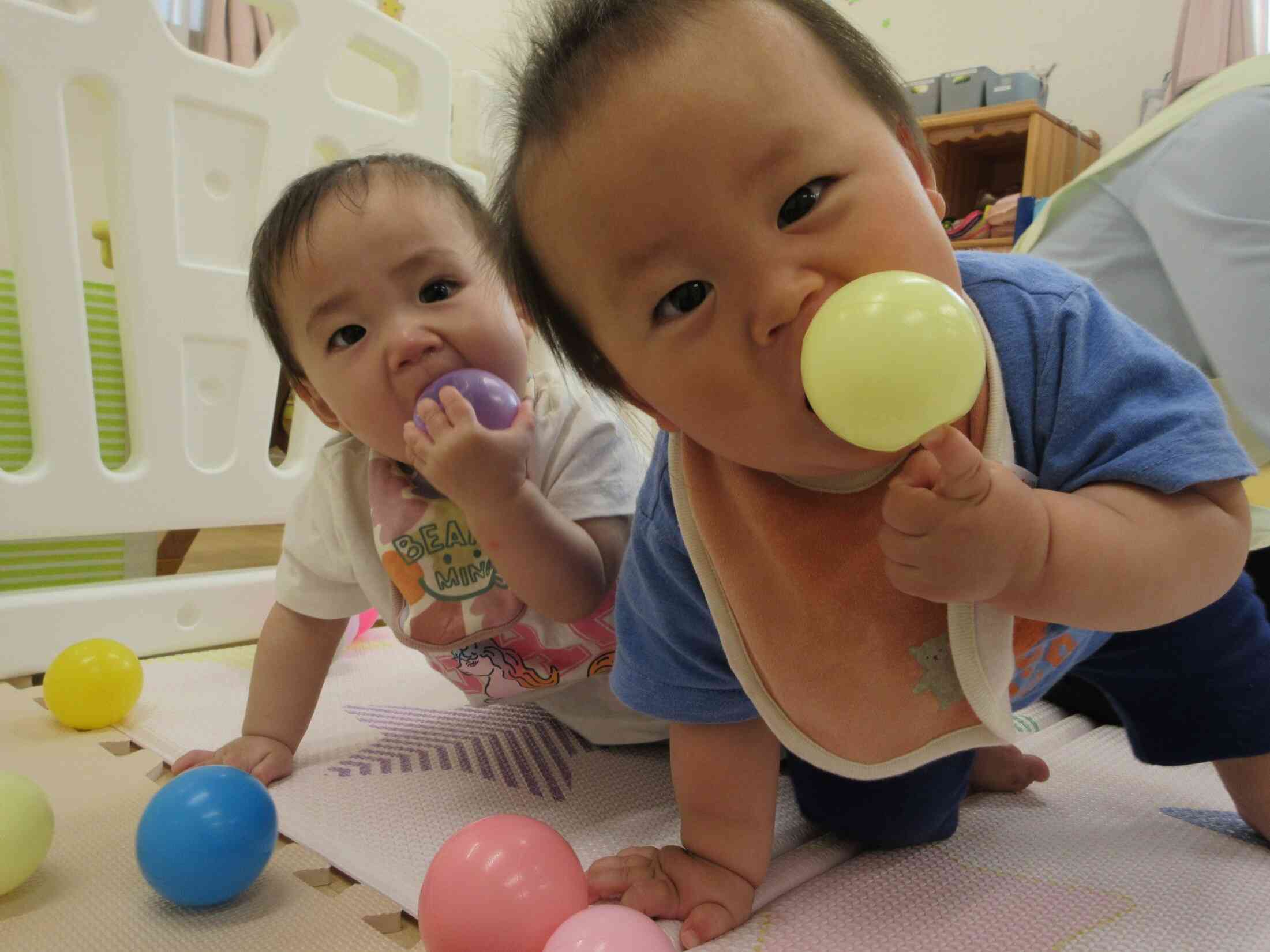 ボールあそび楽しいね♡(0歳児)