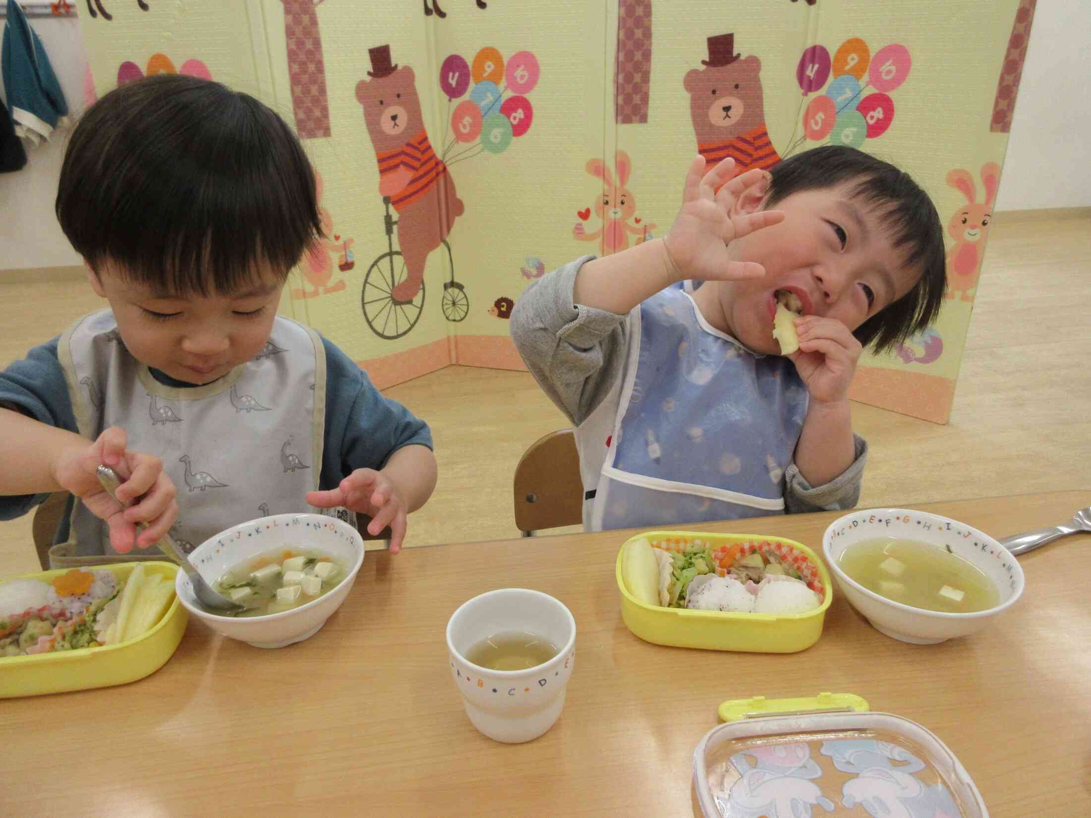 お弁当給食♪　うさぎ組(2歳児）
