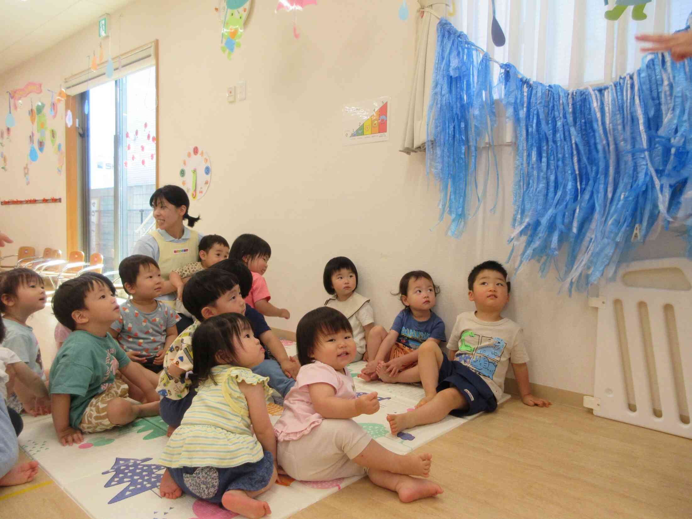 「子育てひろば"雨の日も楽しい一緒にあそぼ"」あひる組（1歳児）