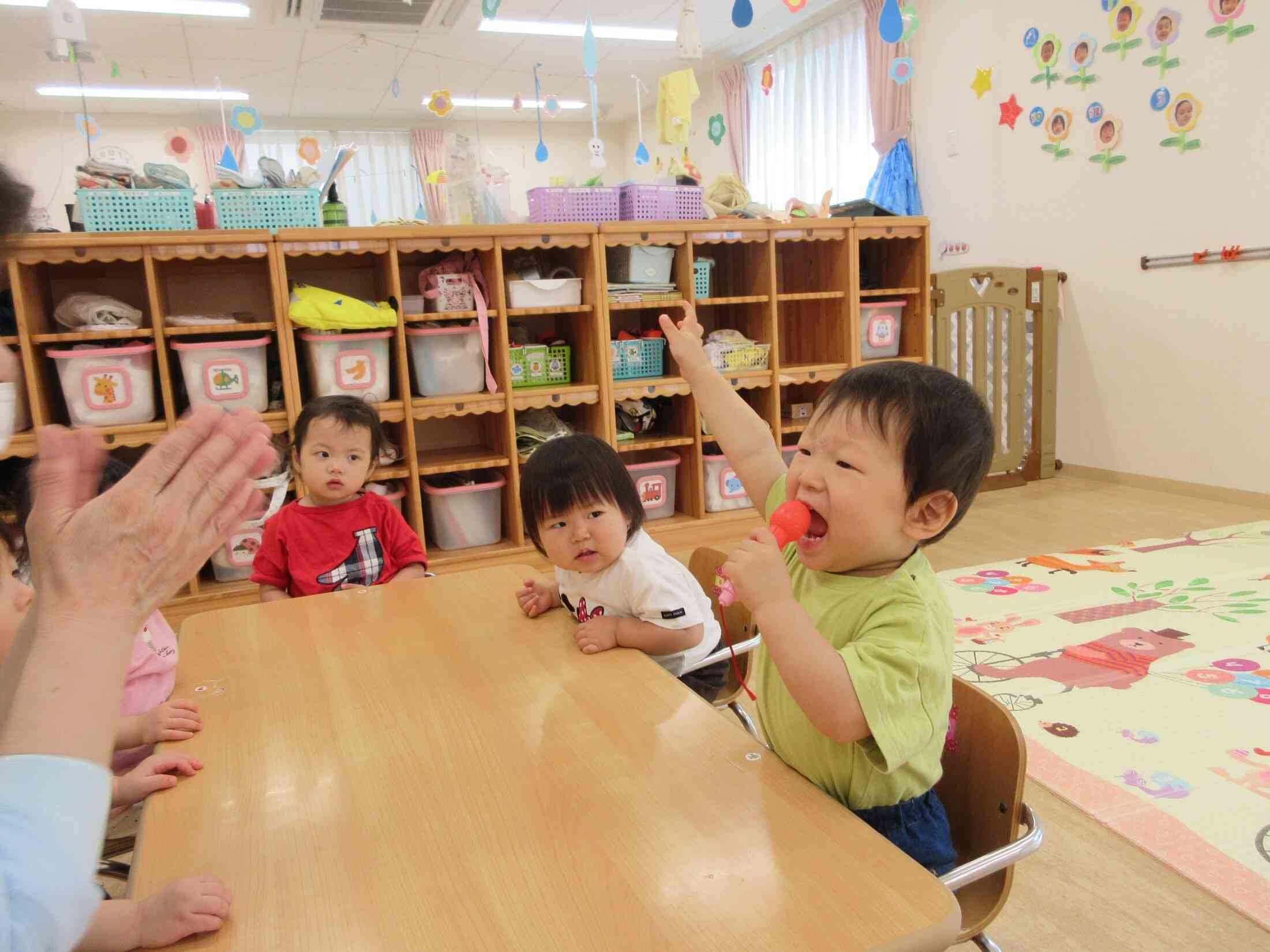 お返事ハイ！元気にハイ！よいこのお返事ハーイハイ♪