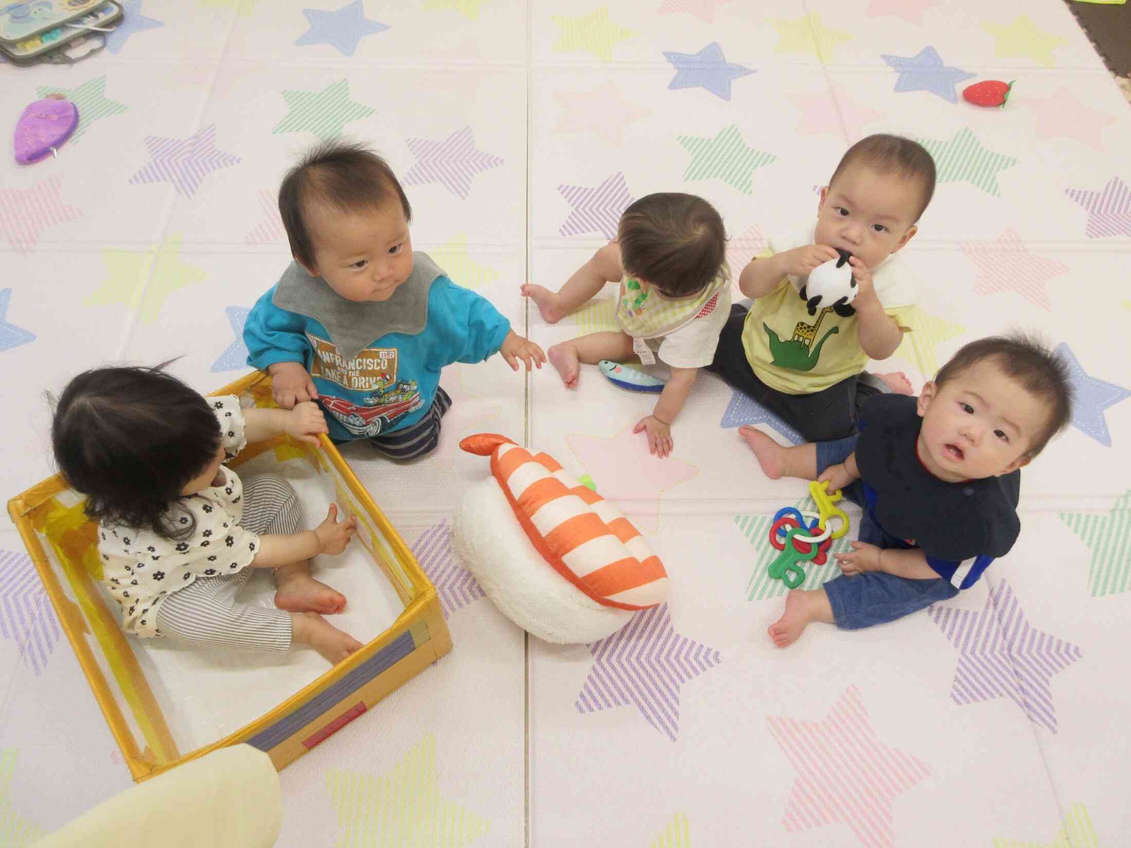 おすしのピクニック♫大好きなお友だちと一緒!(0歳児)