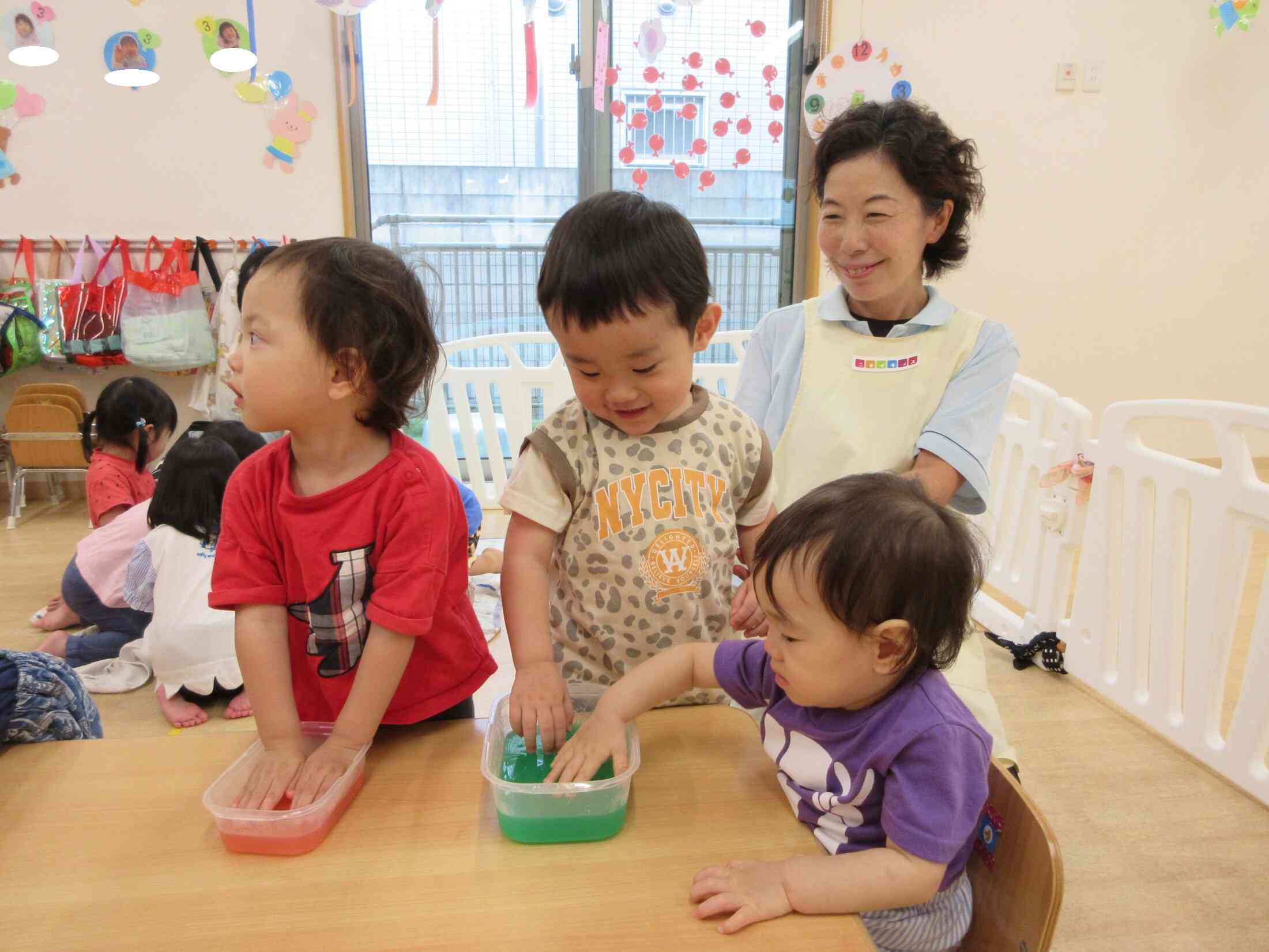 寒天に触ったよ。プルプルで気持ちいい〜