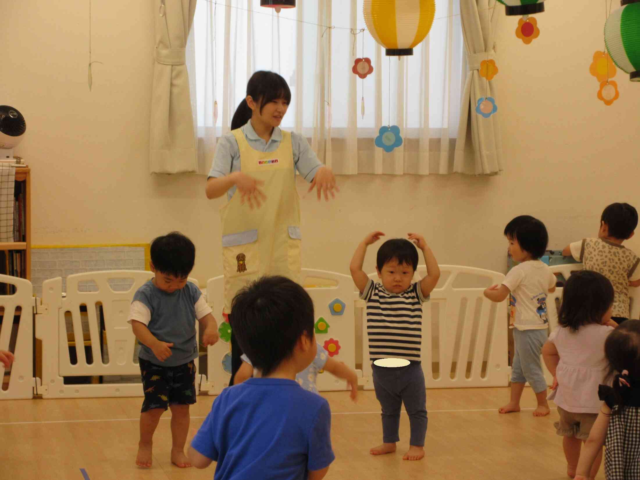みんなでダ〜ンス♪(1・2歳児)